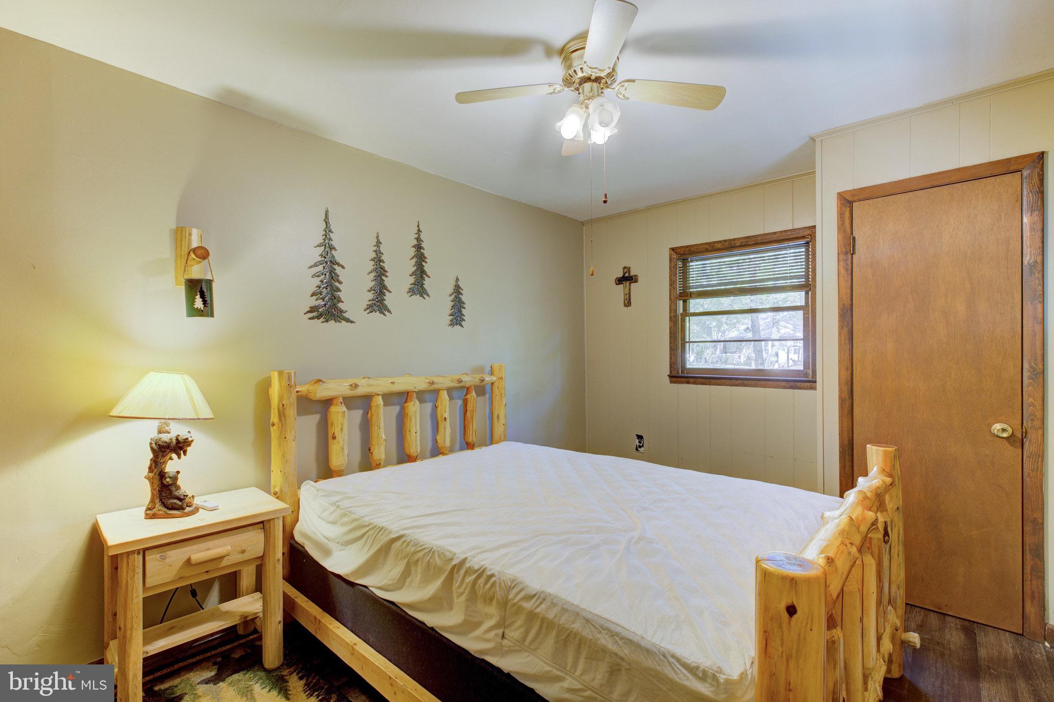 142 Redbud Ln