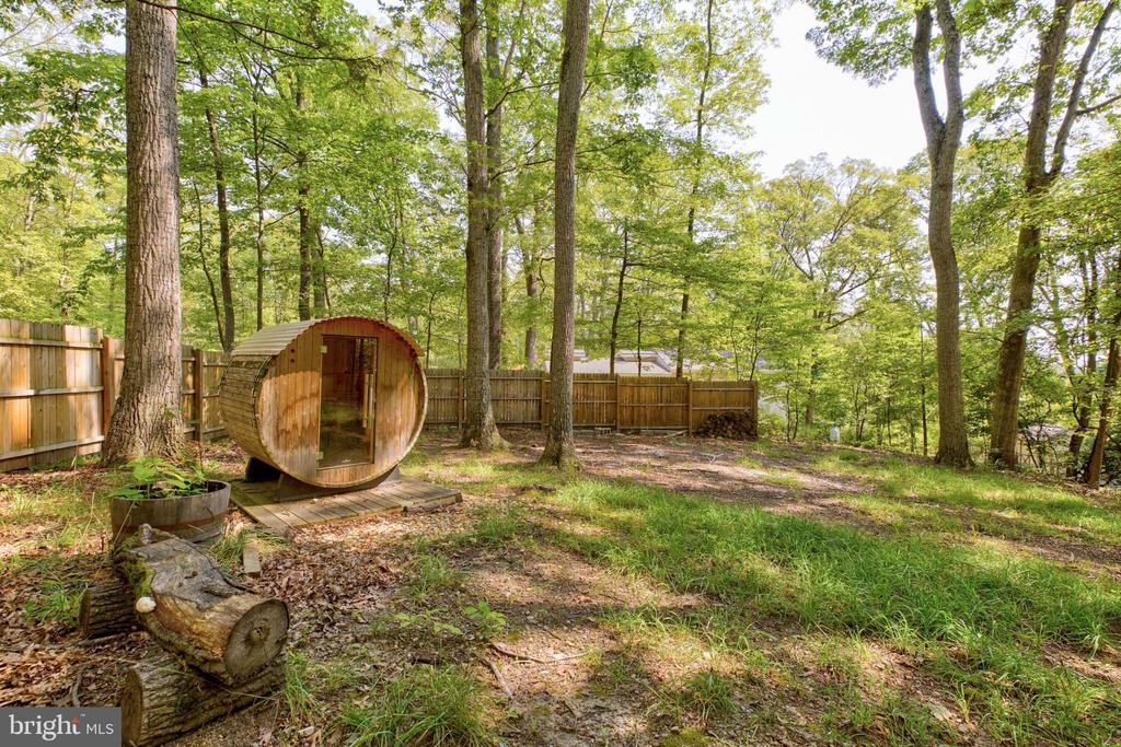 142 Redbud Ln