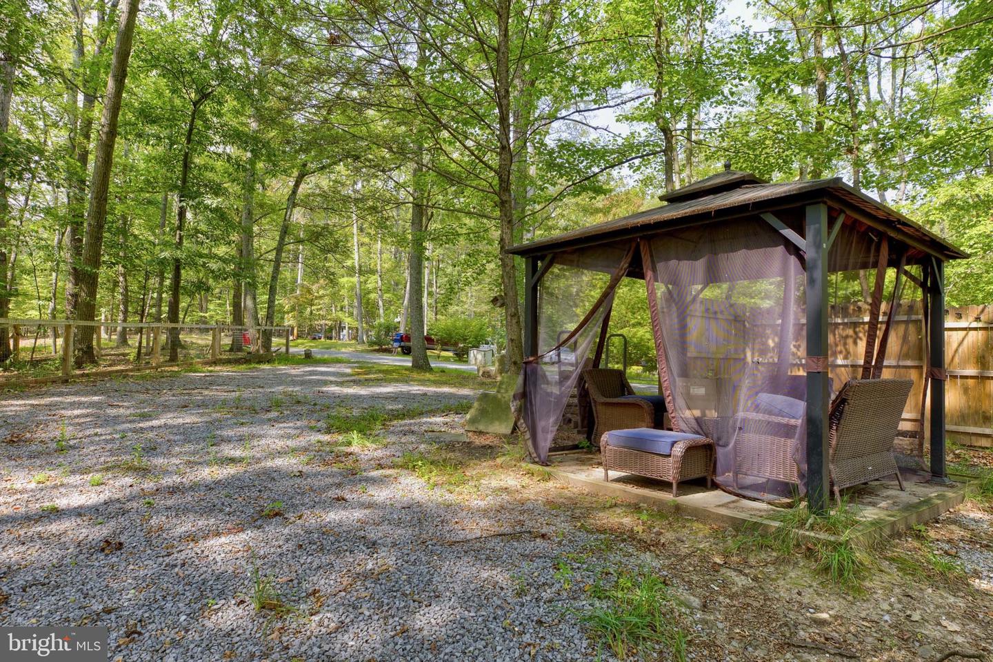 142 Redbud Ln