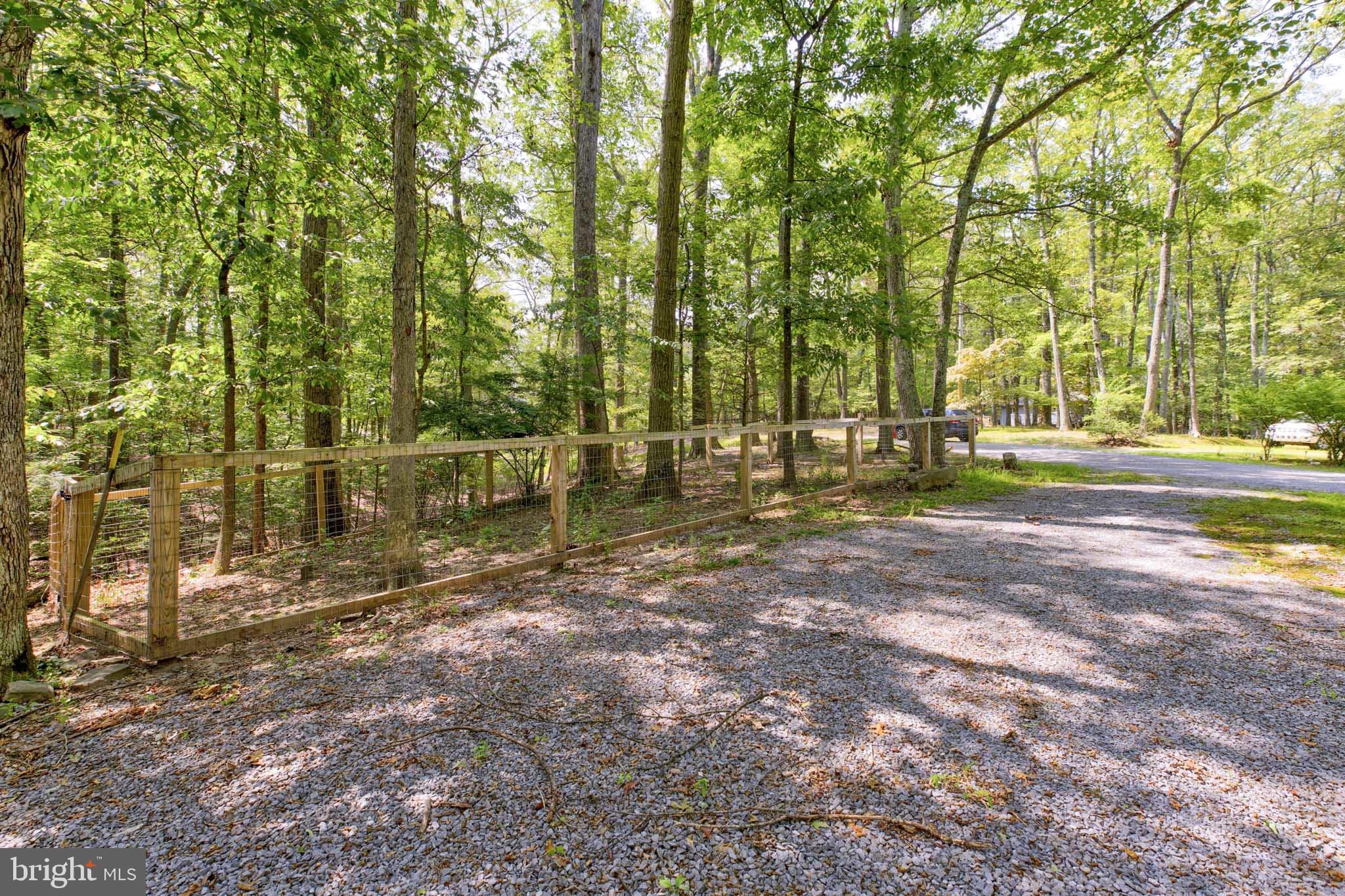 142 Redbud Ln