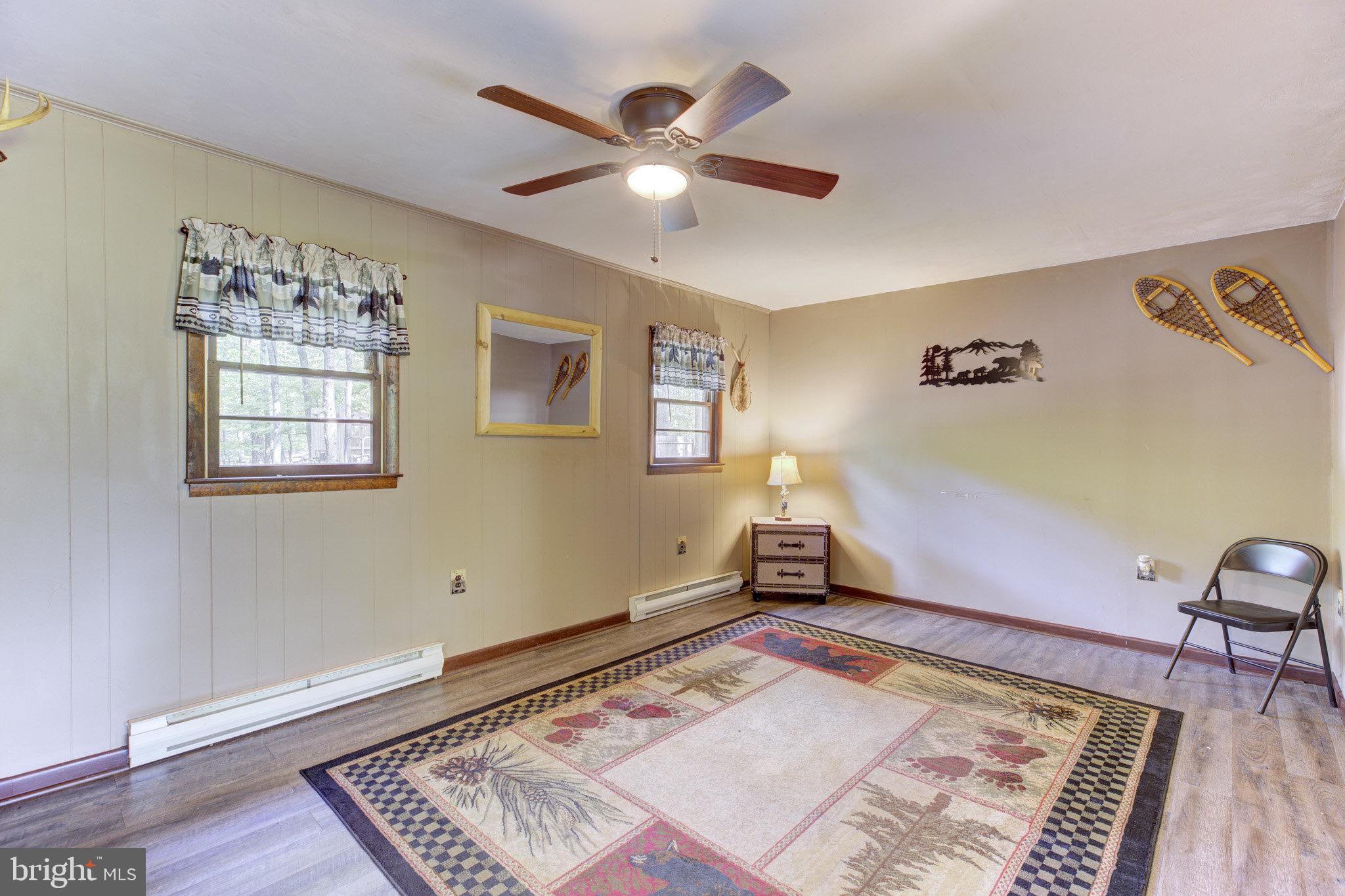 142 Redbud Ln