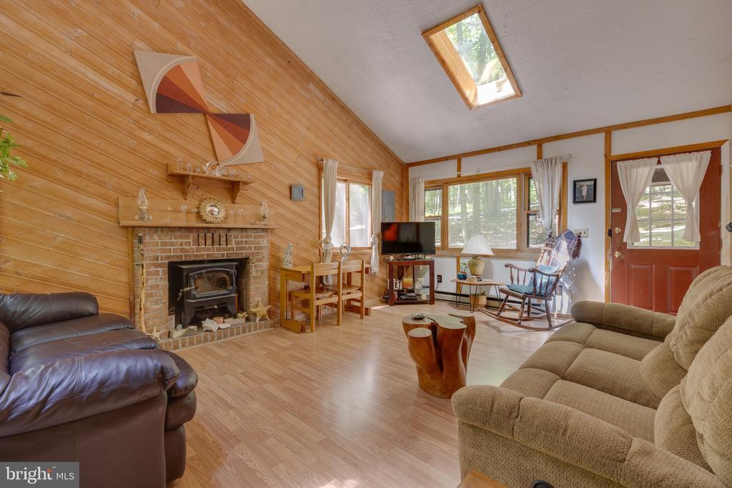 11 S MOUNTAINSIDE DRIVE