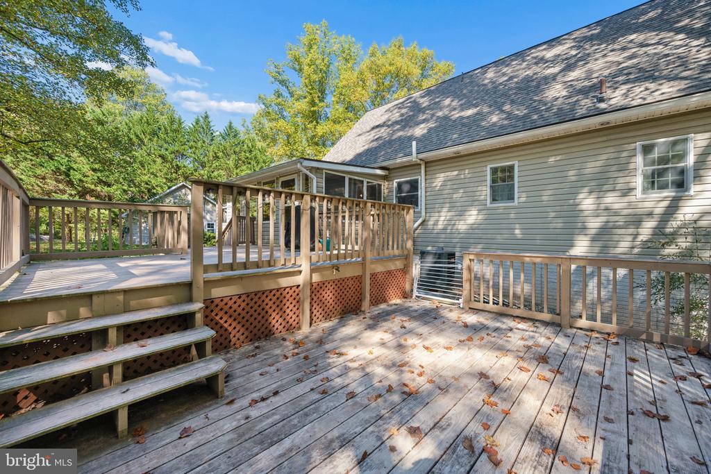 84 COTTONWOOD LANE