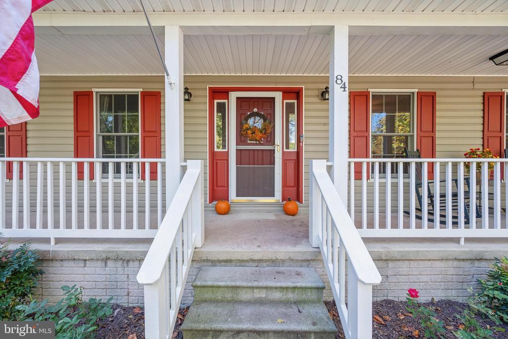84 COTTONWOOD LANE