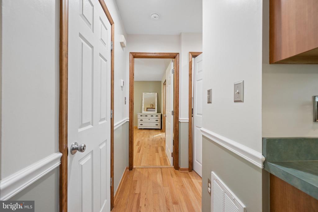 84 COTTONWOOD LANE