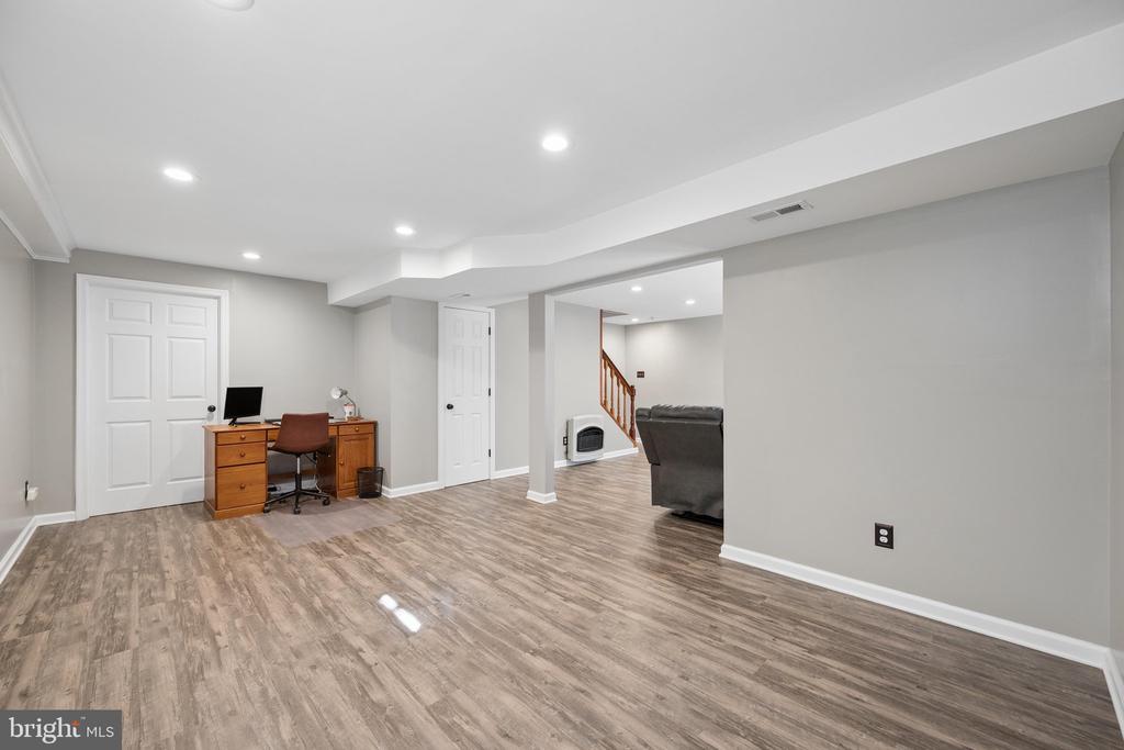 84 COTTONWOOD LANE
