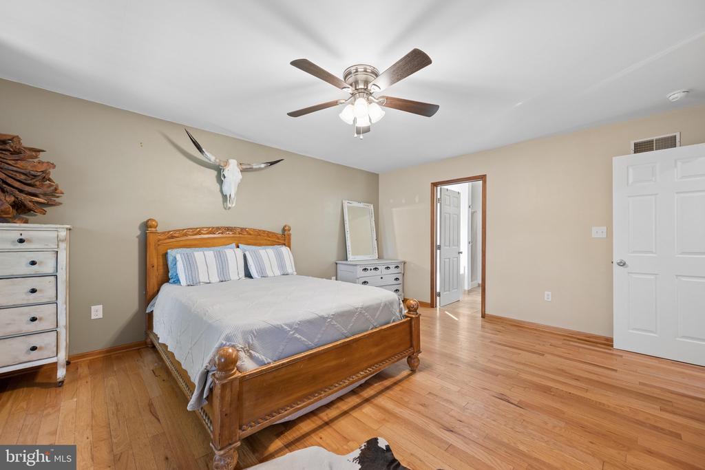 84 COTTONWOOD LANE