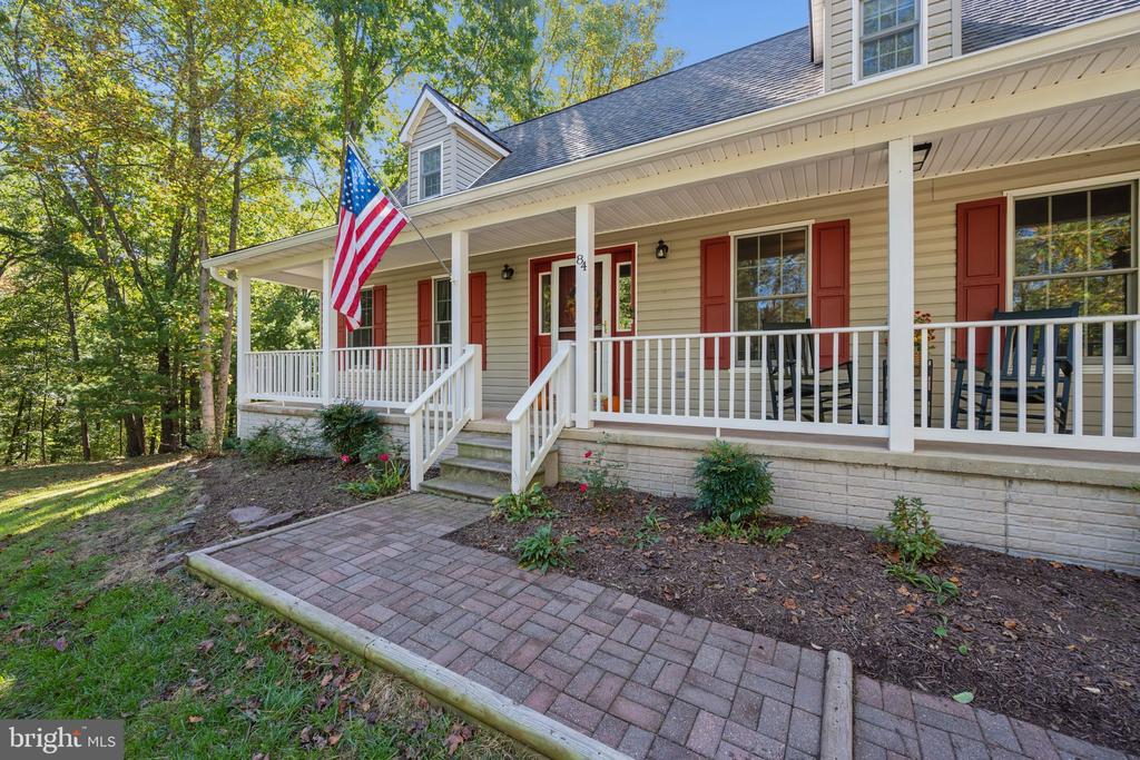 84 COTTONWOOD LANE