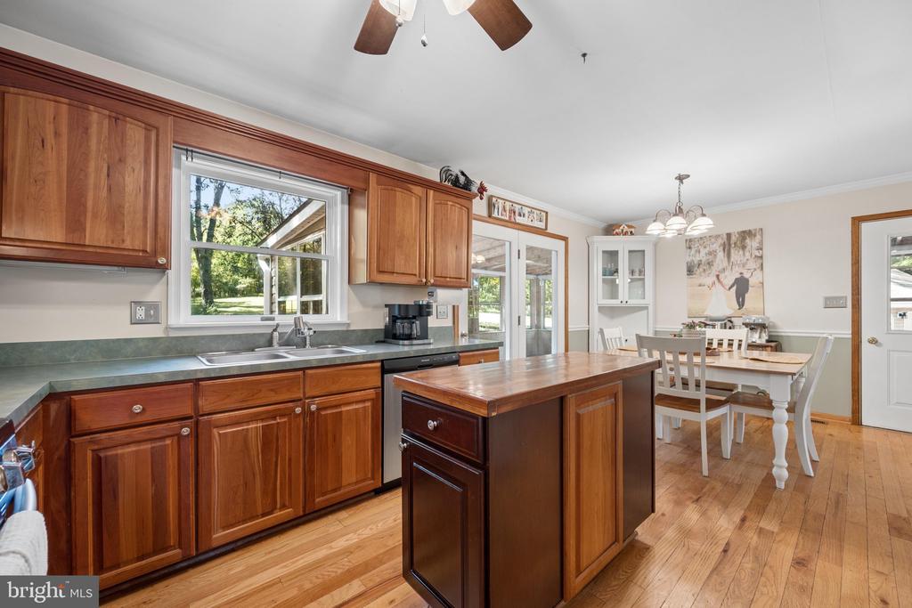 84 COTTONWOOD LANE