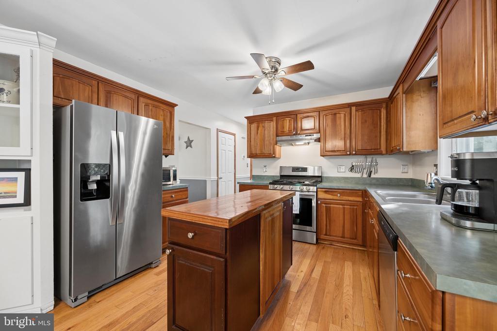 84 COTTONWOOD LANE
