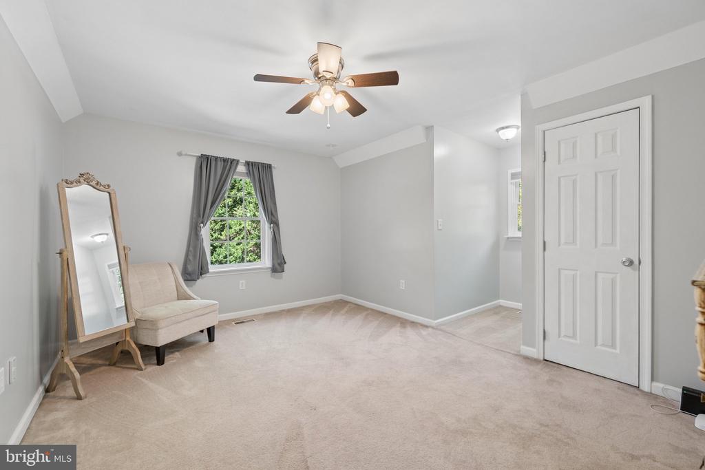 84 COTTONWOOD LANE