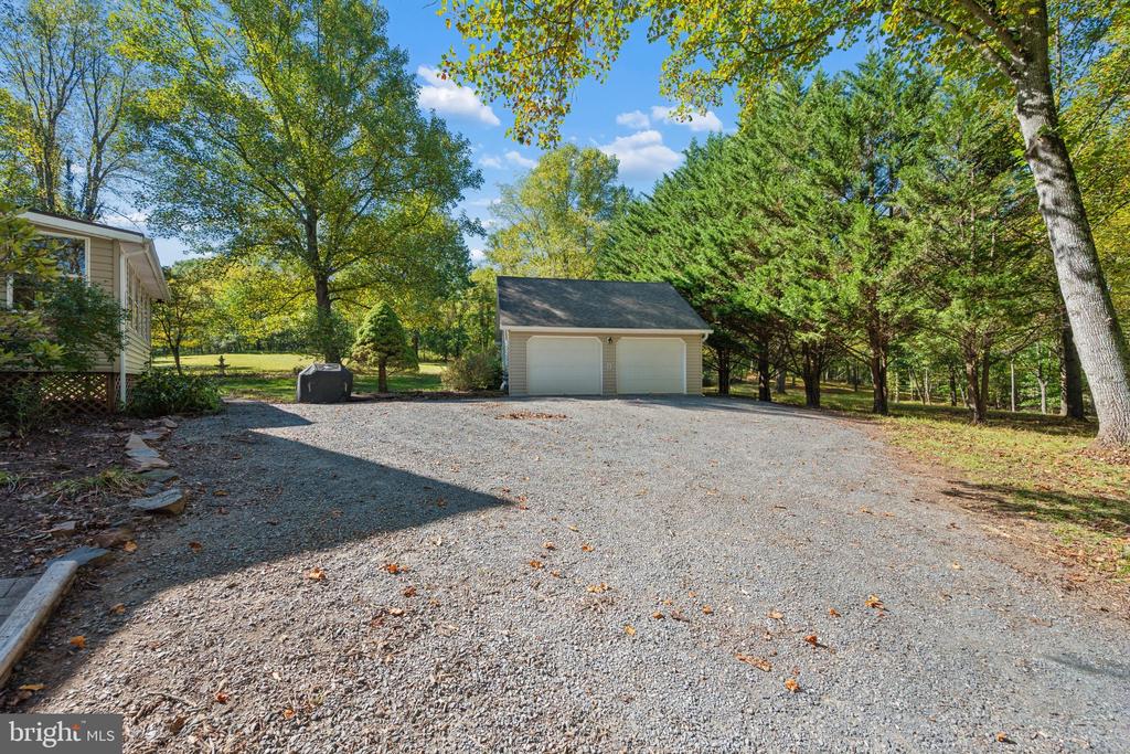 84 COTTONWOOD LANE