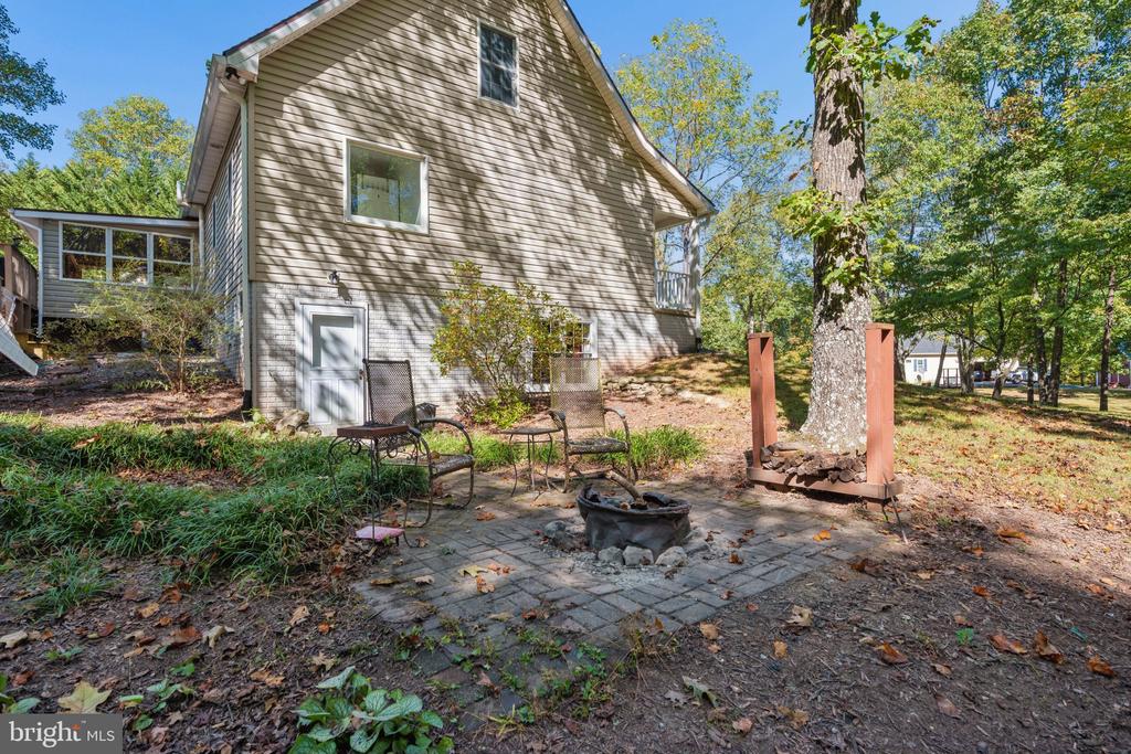 84 COTTONWOOD LANE