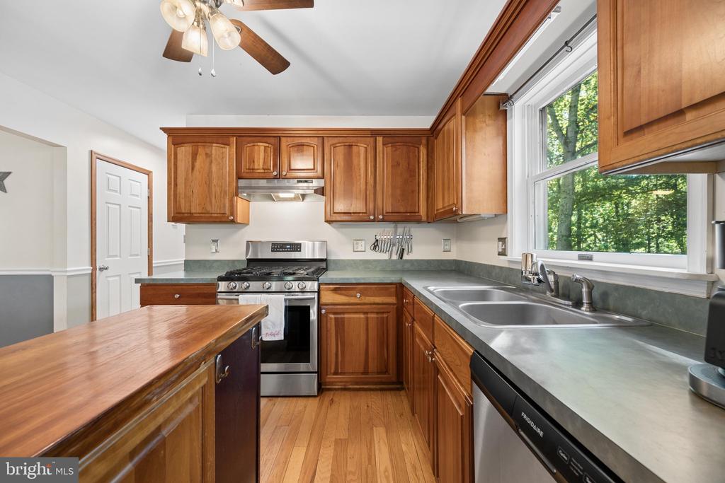 84 COTTONWOOD LANE