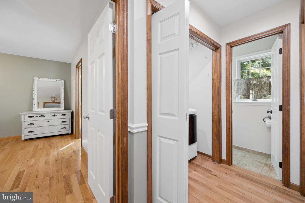 84 COTTONWOOD LANE