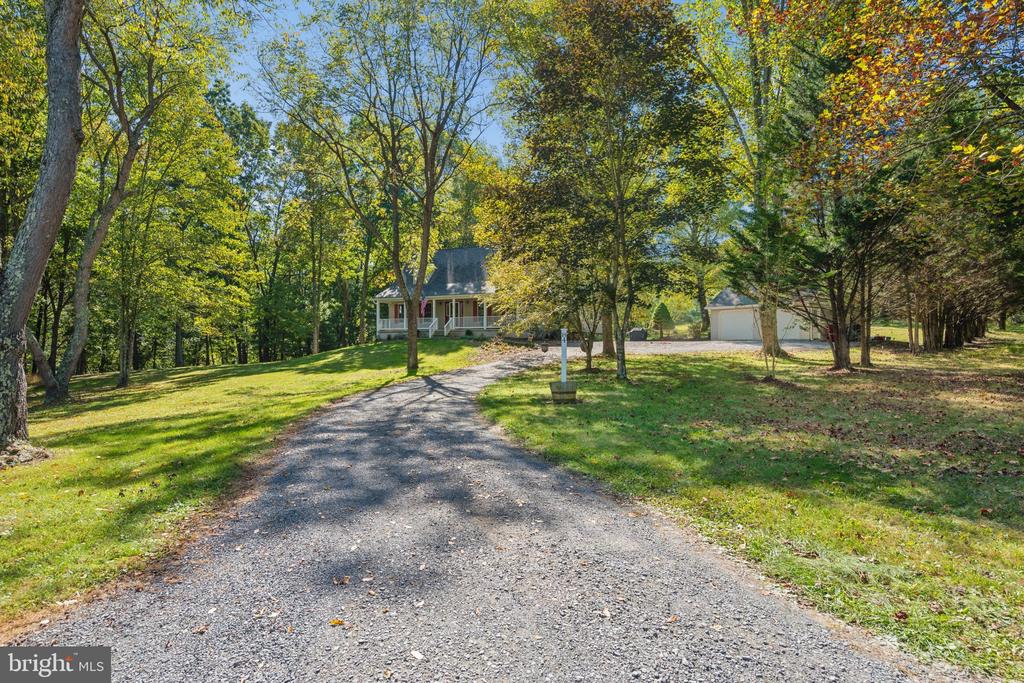 84 COTTONWOOD LANE
