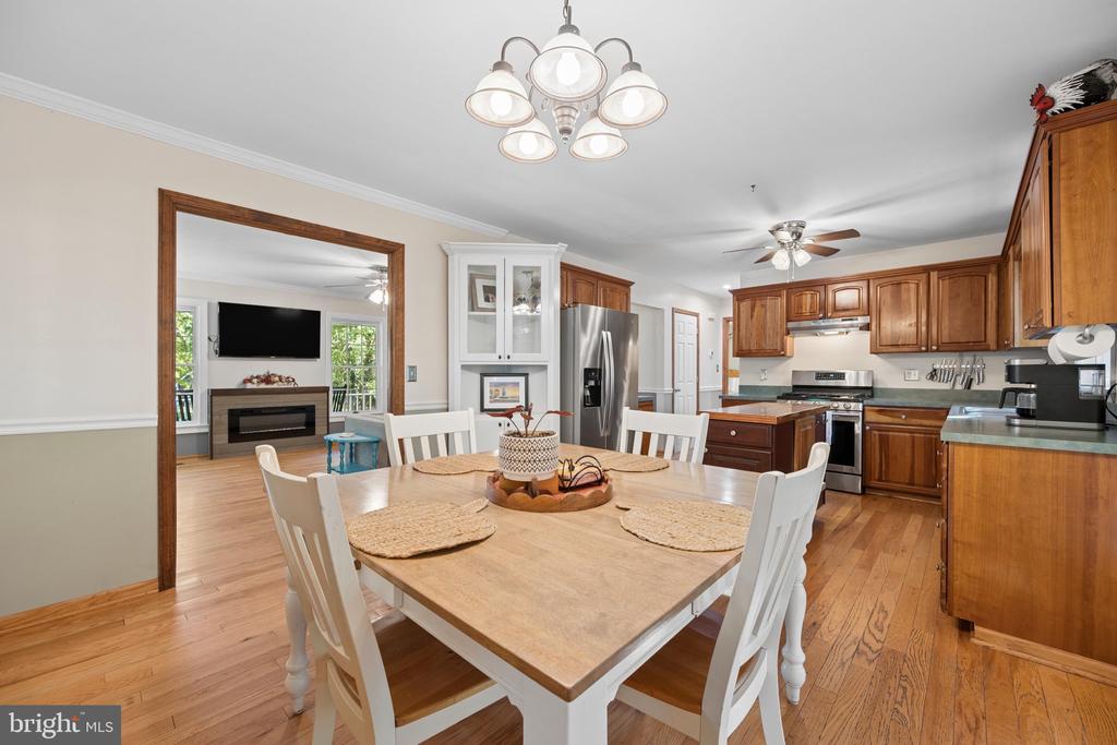 84 COTTONWOOD LANE