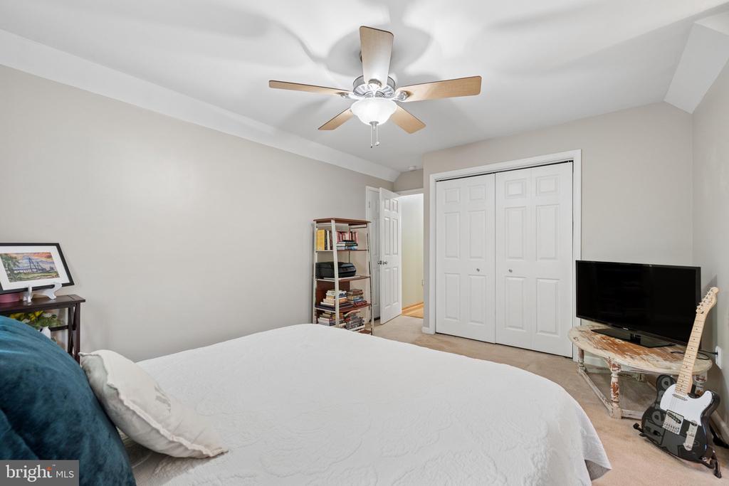 84 COTTONWOOD LANE