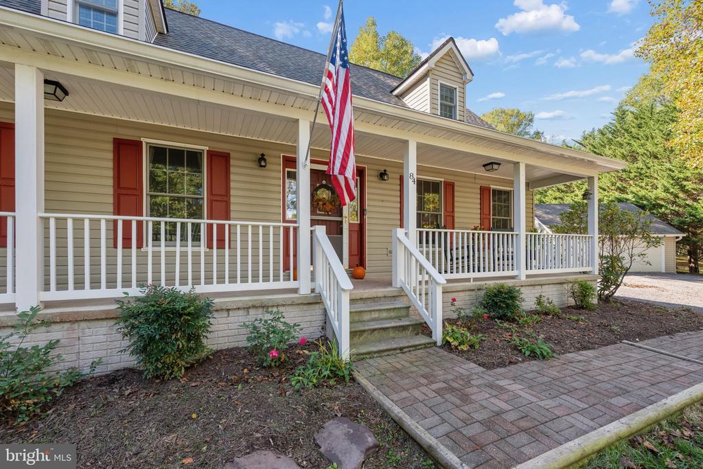 84 COTTONWOOD LANE