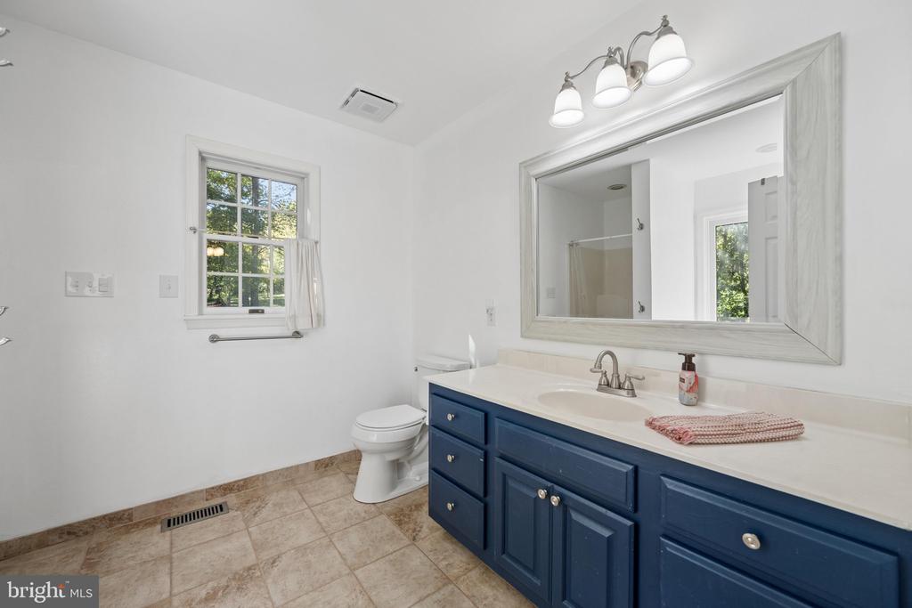 84 COTTONWOOD LANE