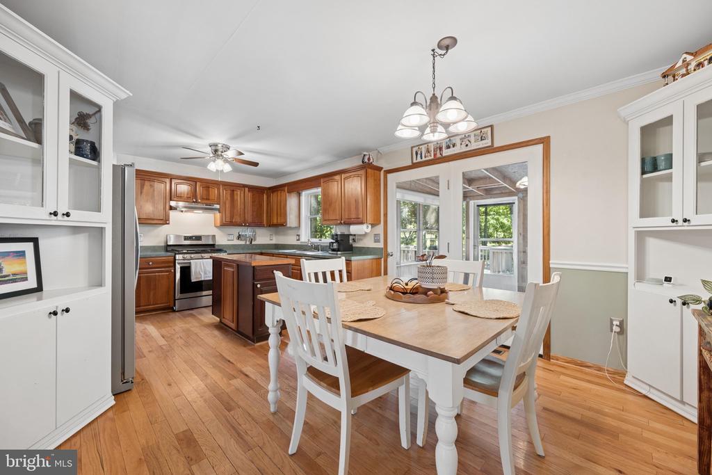 84 COTTONWOOD LANE