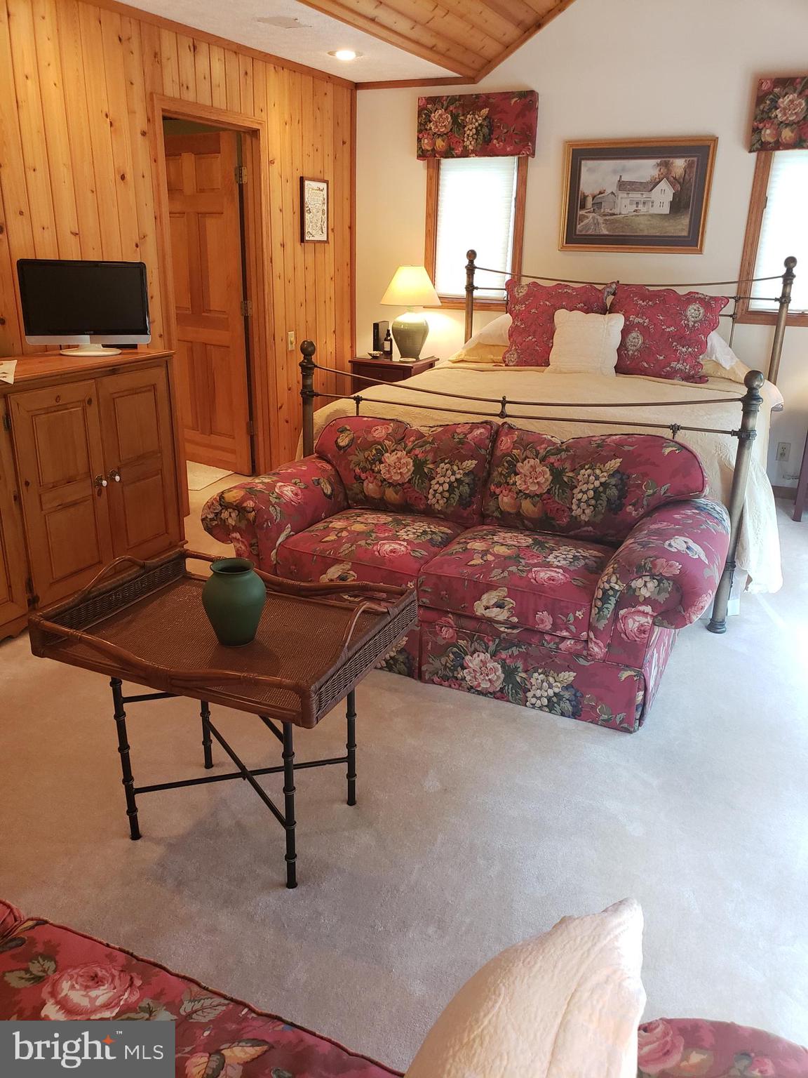 2598 TIMBERLINE ROAD