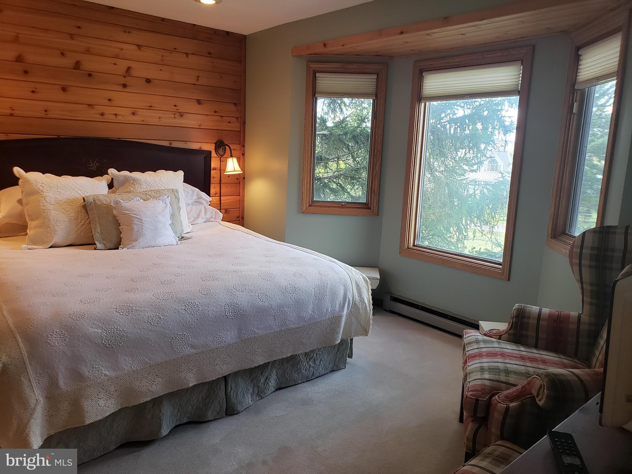 2598 TIMBERLINE ROAD