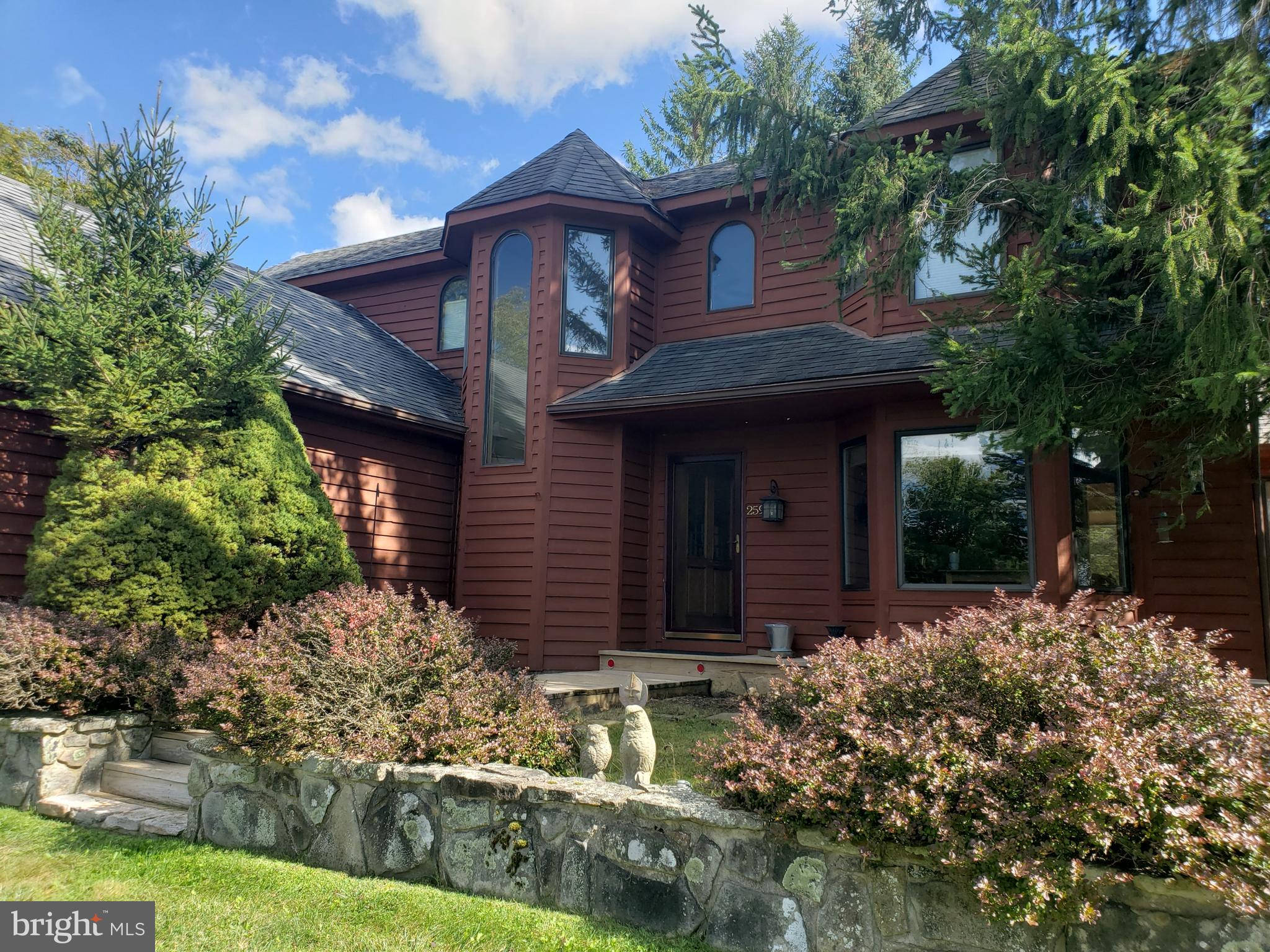 2598 TIMBERLINE ROAD
