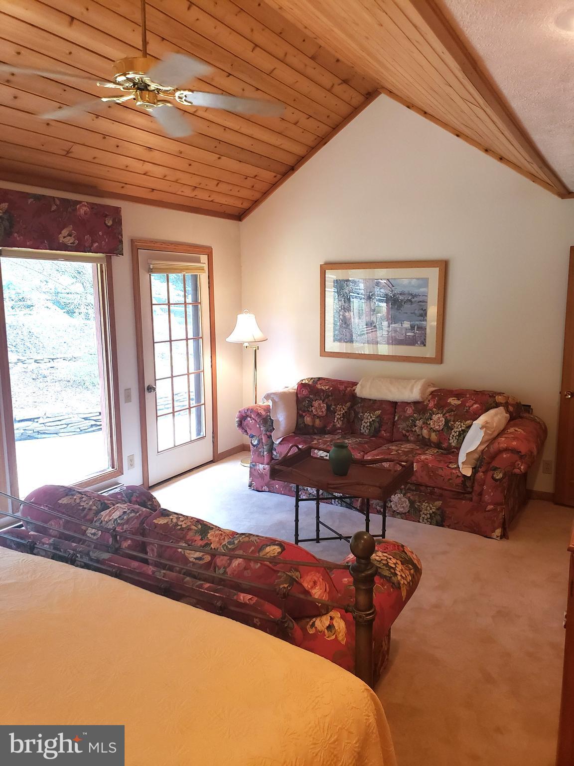 2598 TIMBERLINE ROAD