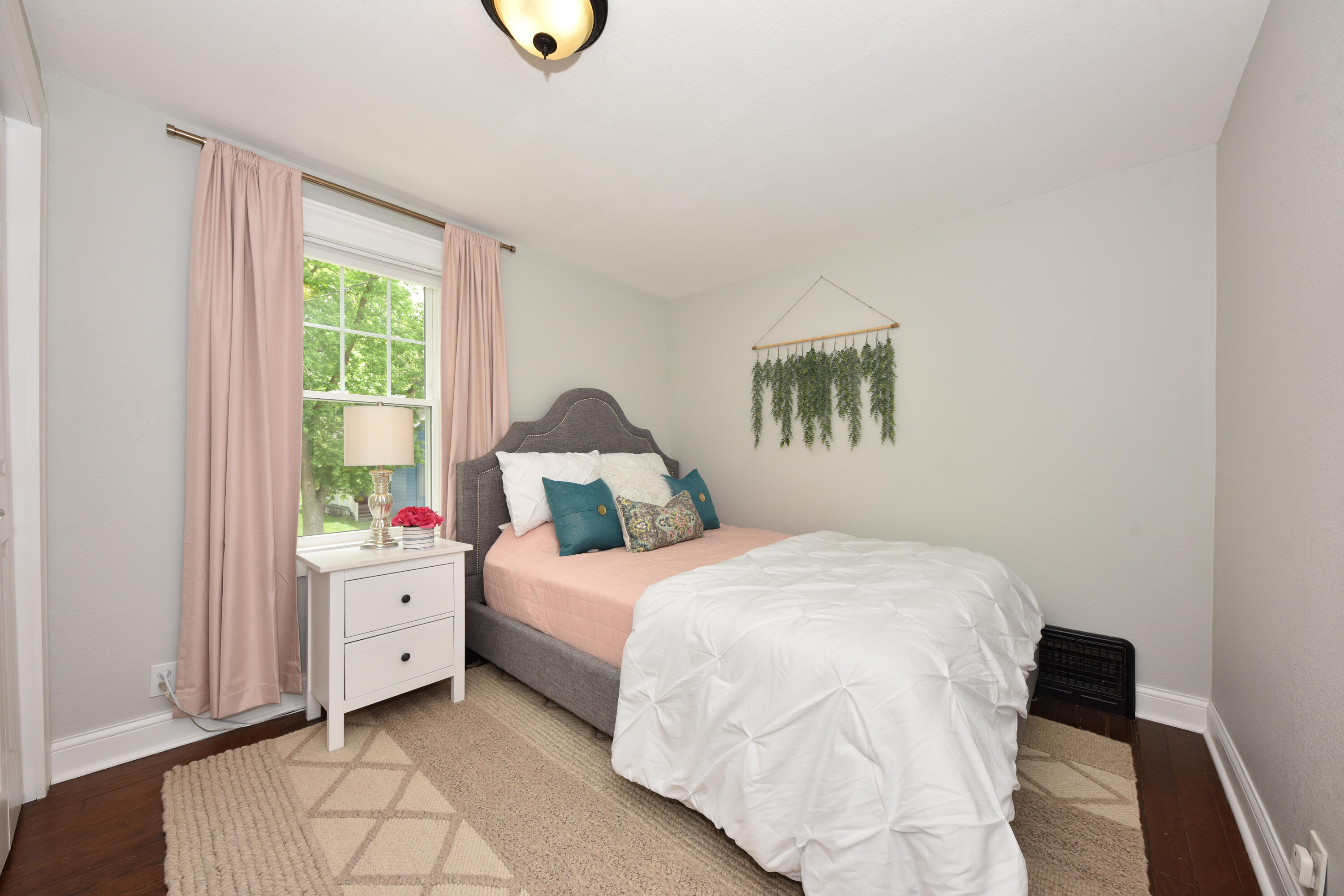 W62N679 Riveredge Dr