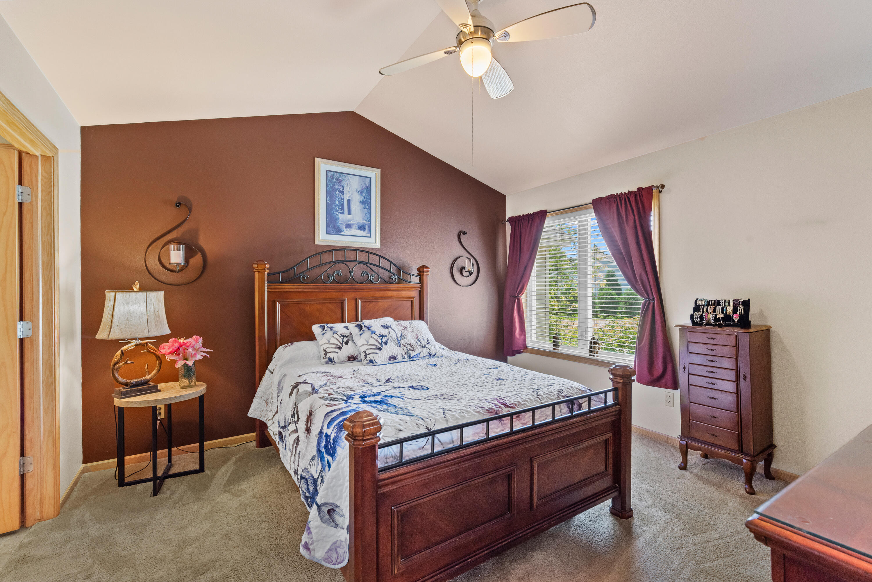923 Algoma Dr