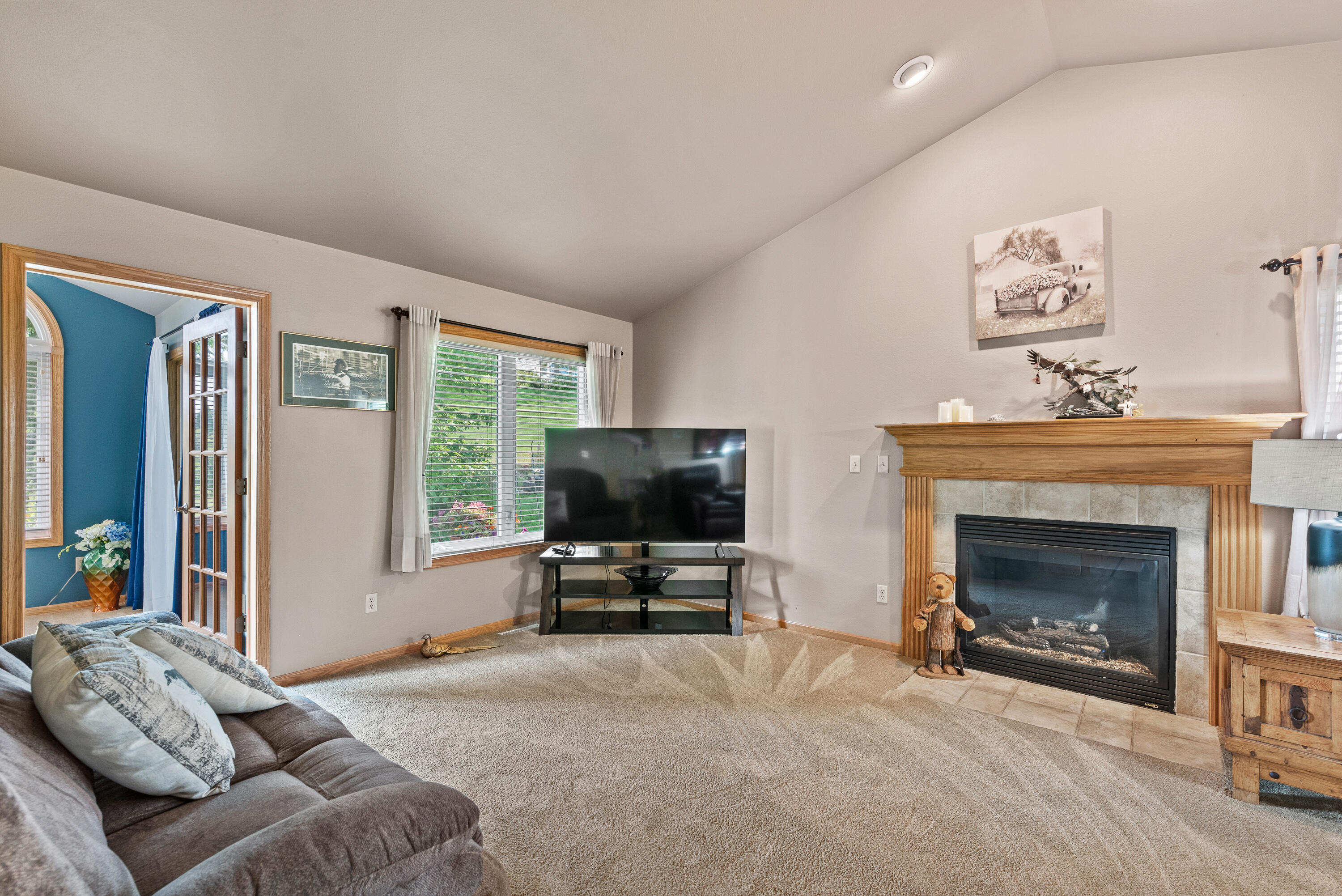 923 Algoma Dr