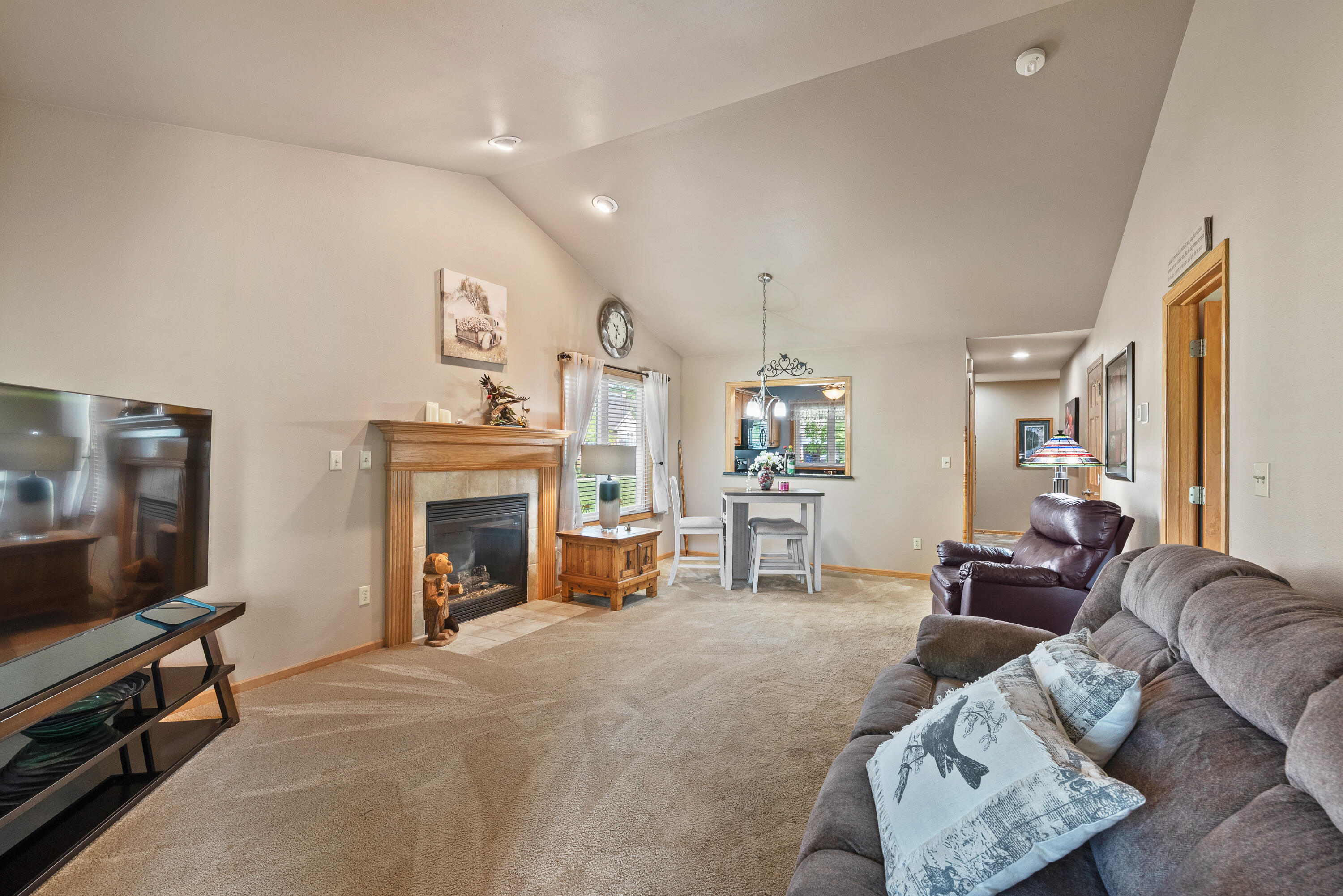 923 Algoma Dr