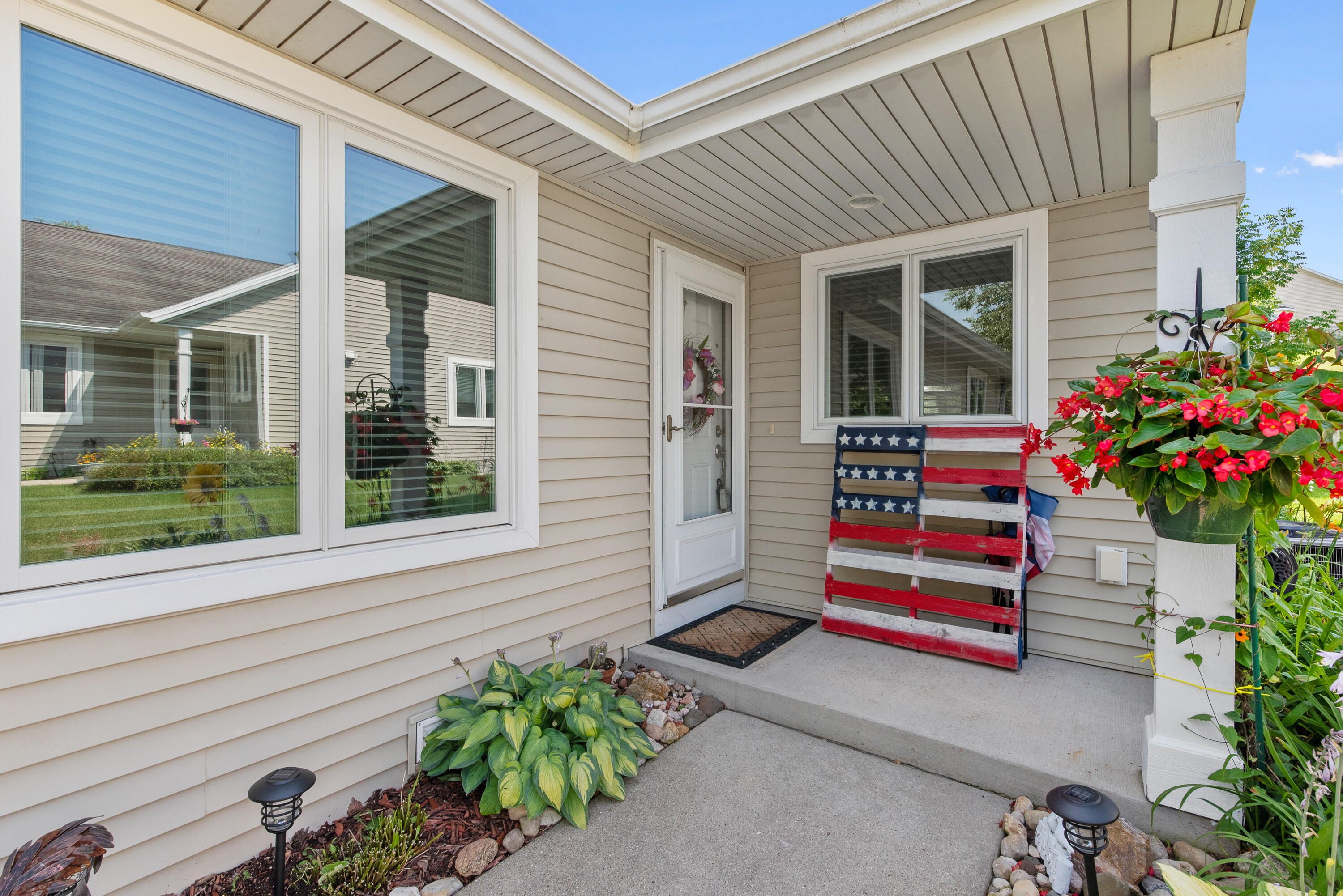923 Algoma Dr