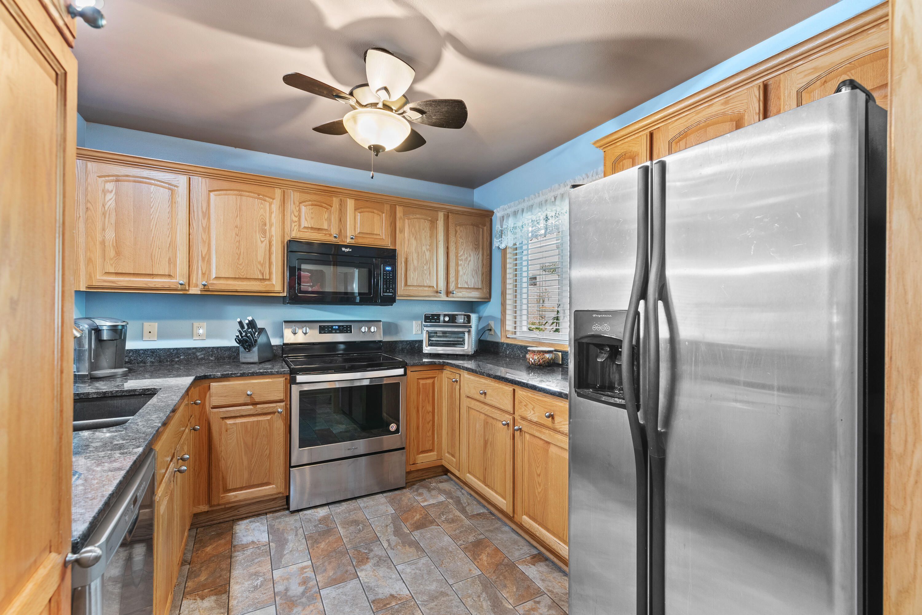 923 Algoma Dr