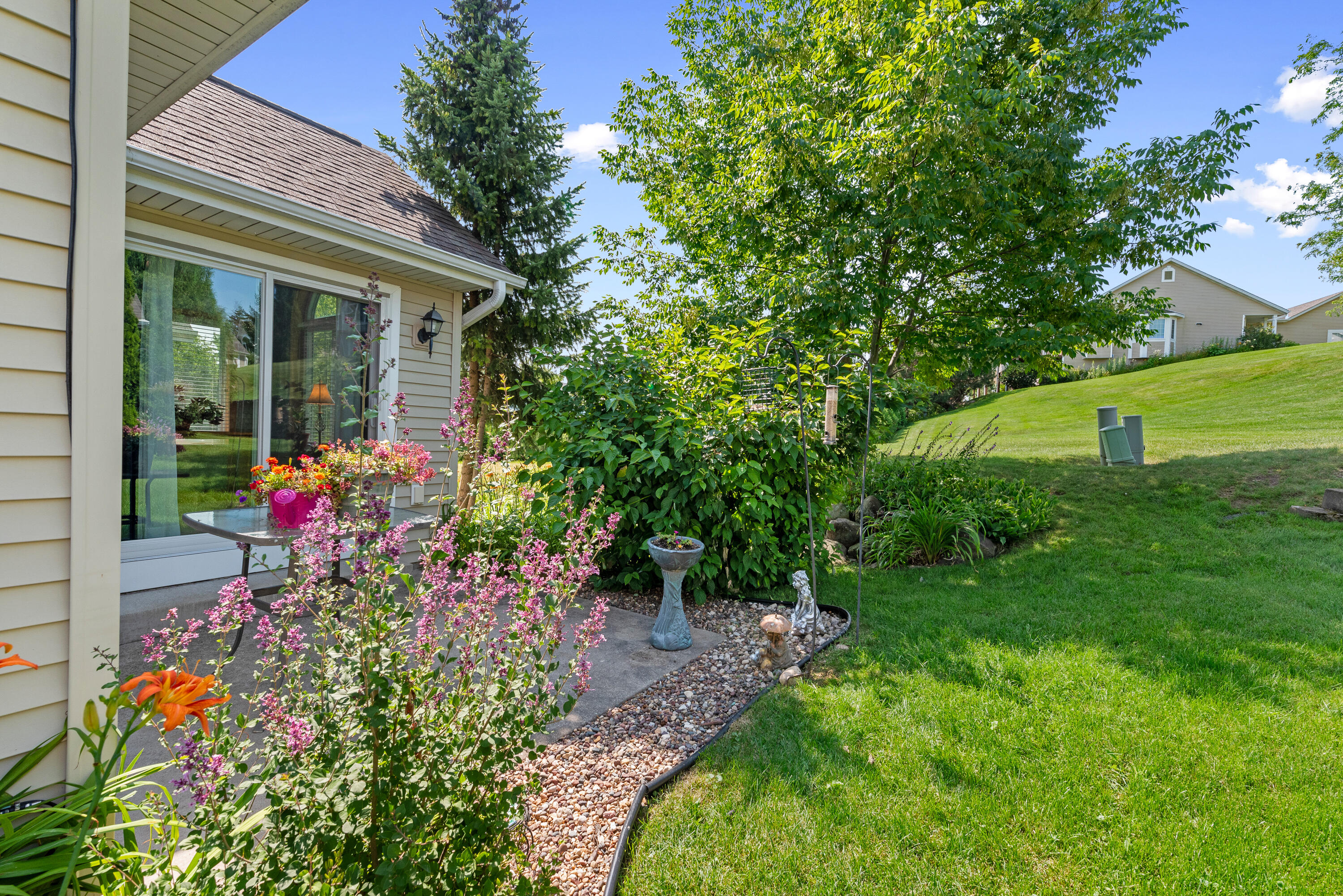923 Algoma Dr