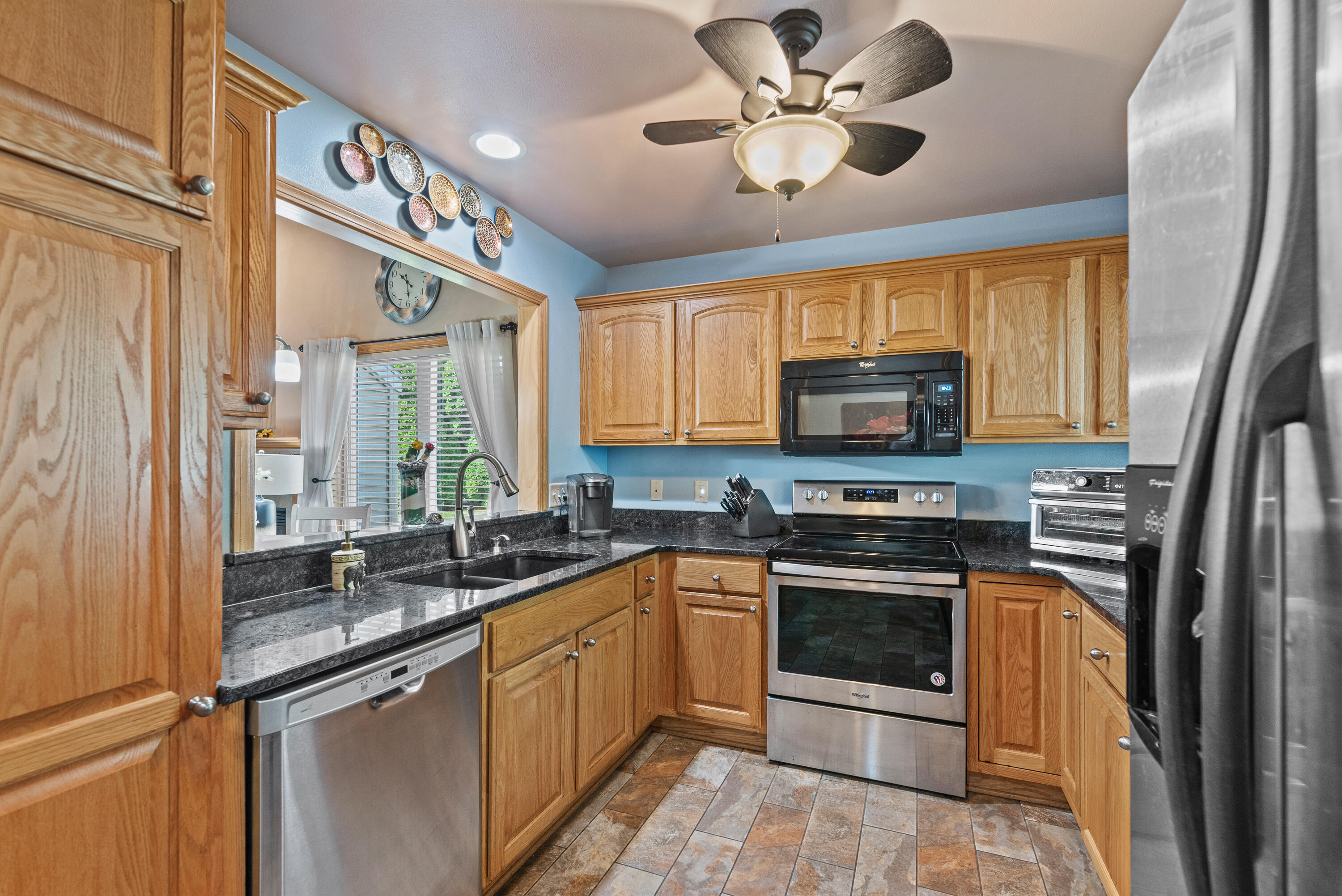 923 Algoma Dr