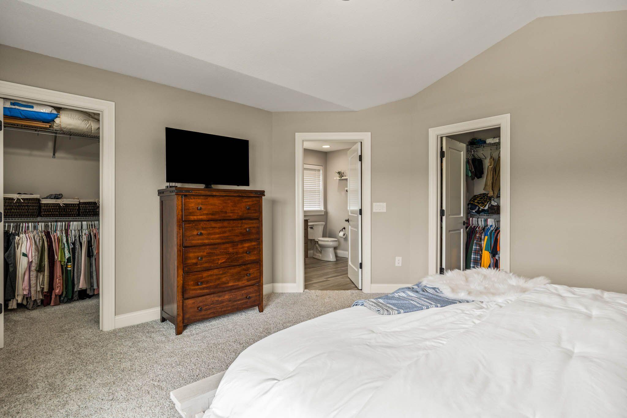 196 Winterberry Ln
