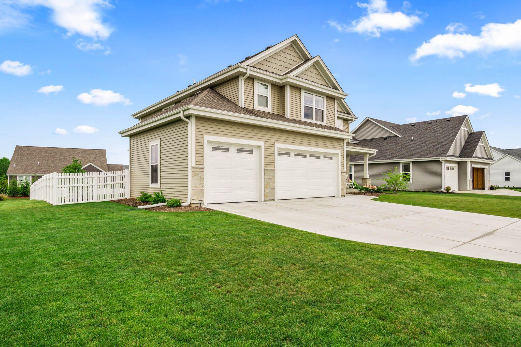 196 Winterberry Ln