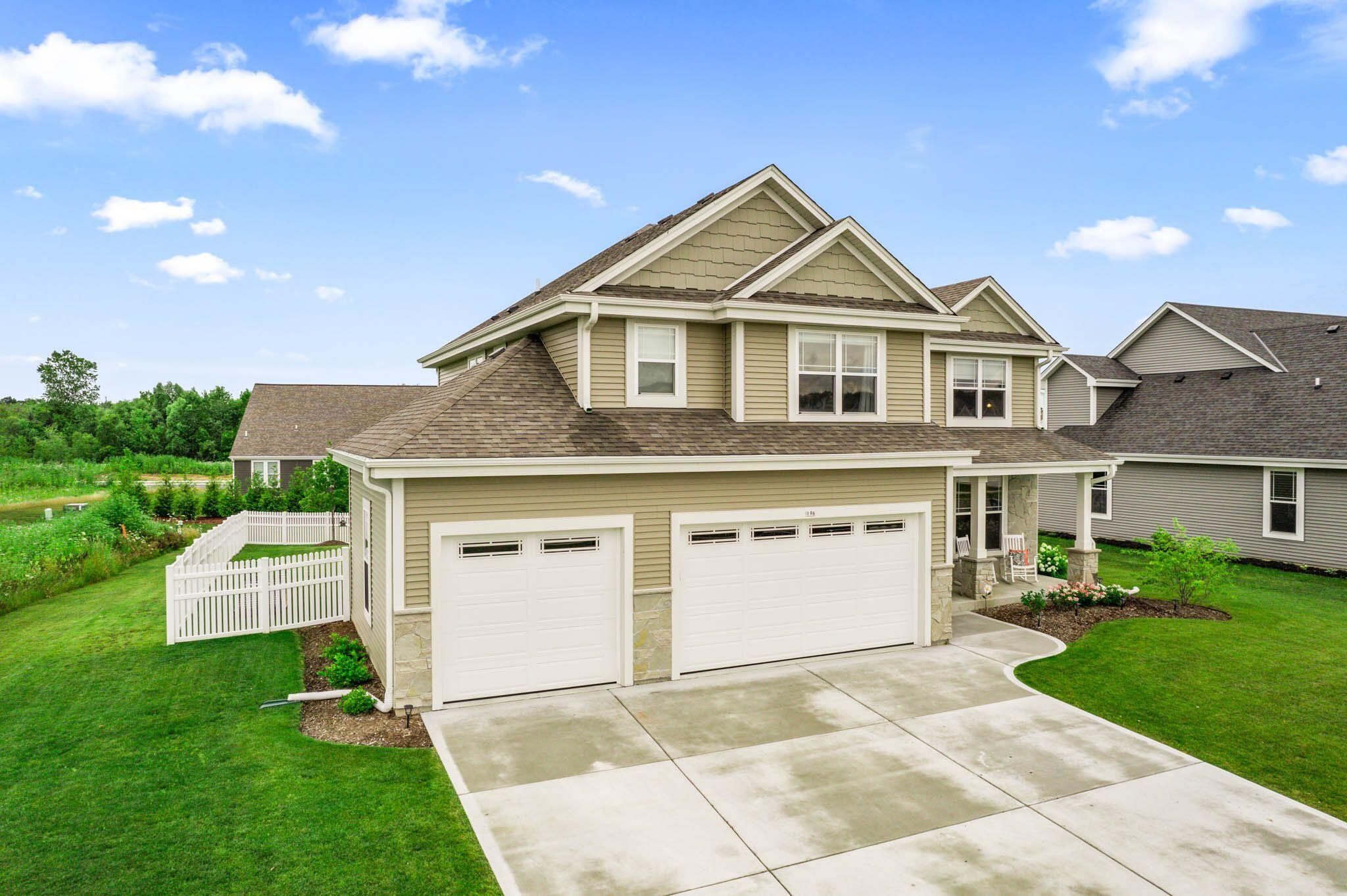 196 Winterberry Ln