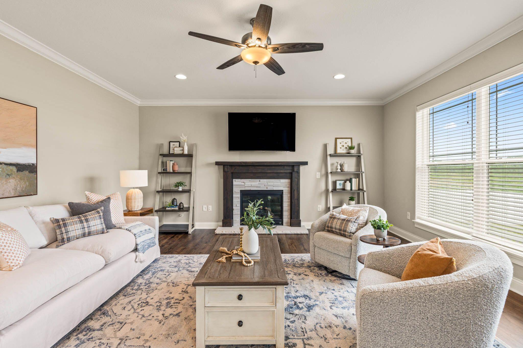 196 Winterberry Ln