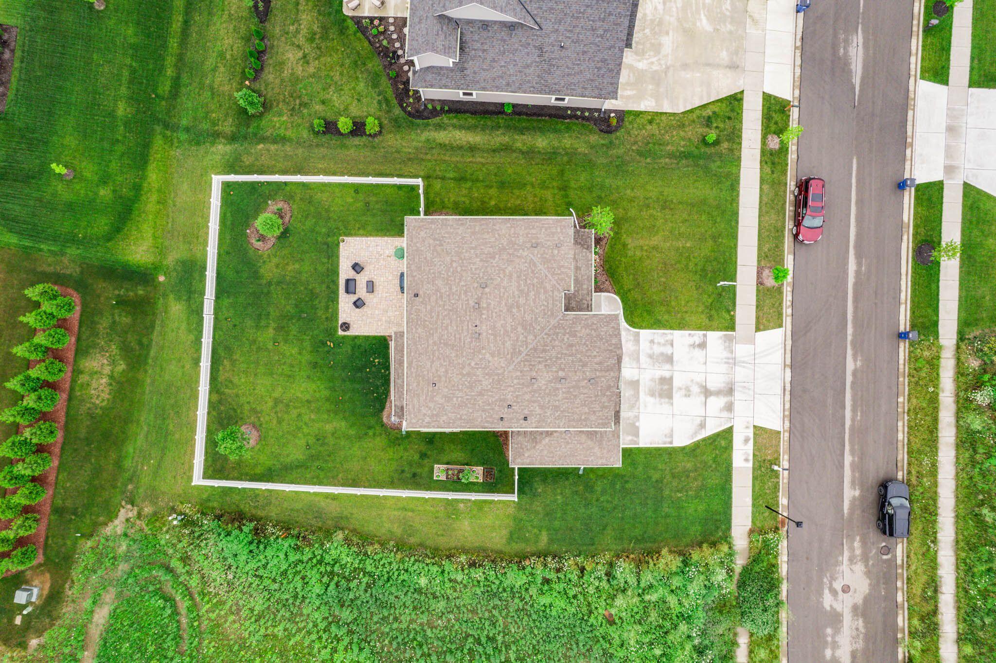 196 Winterberry Ln