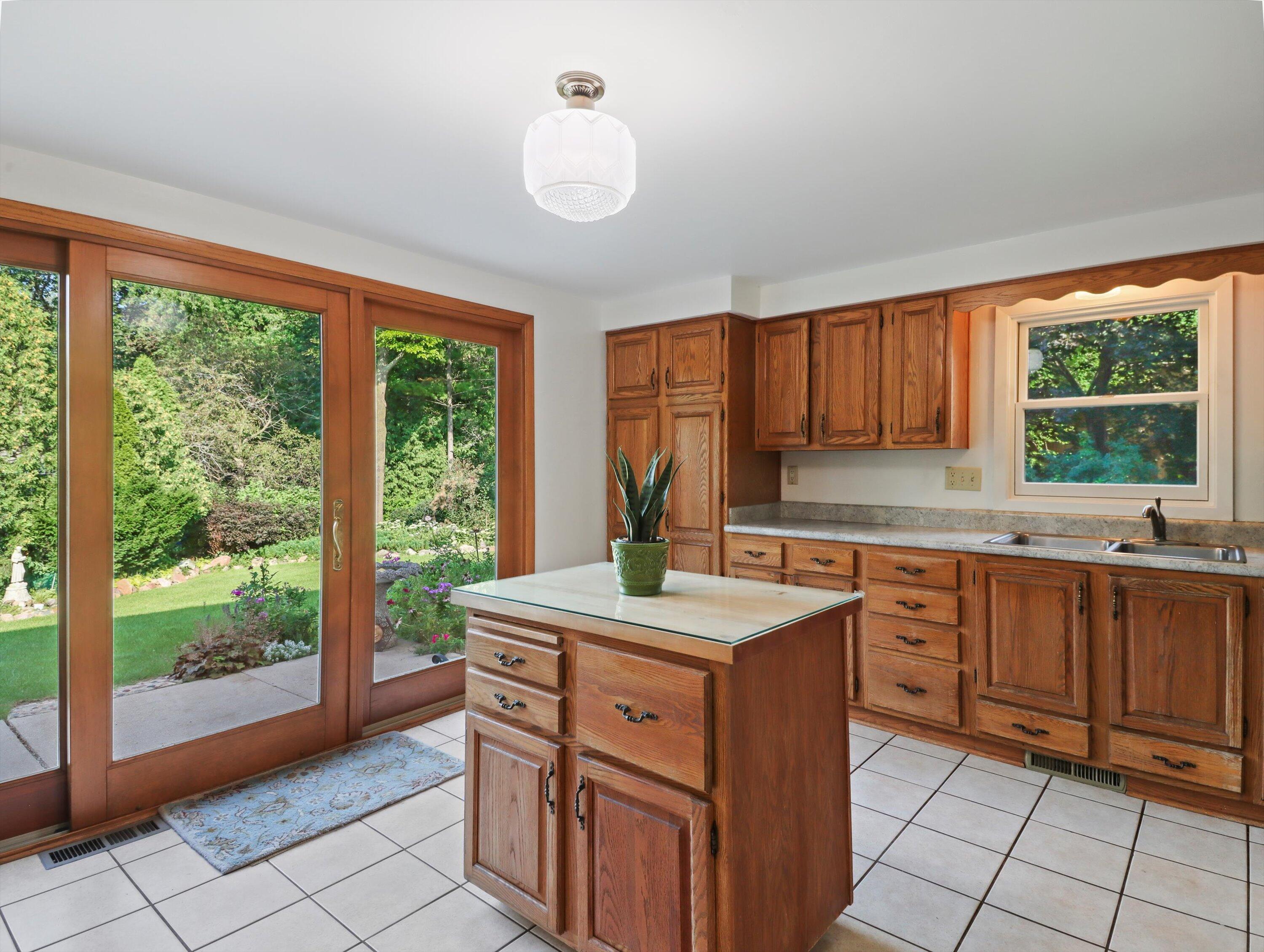 165 Riverview Ct