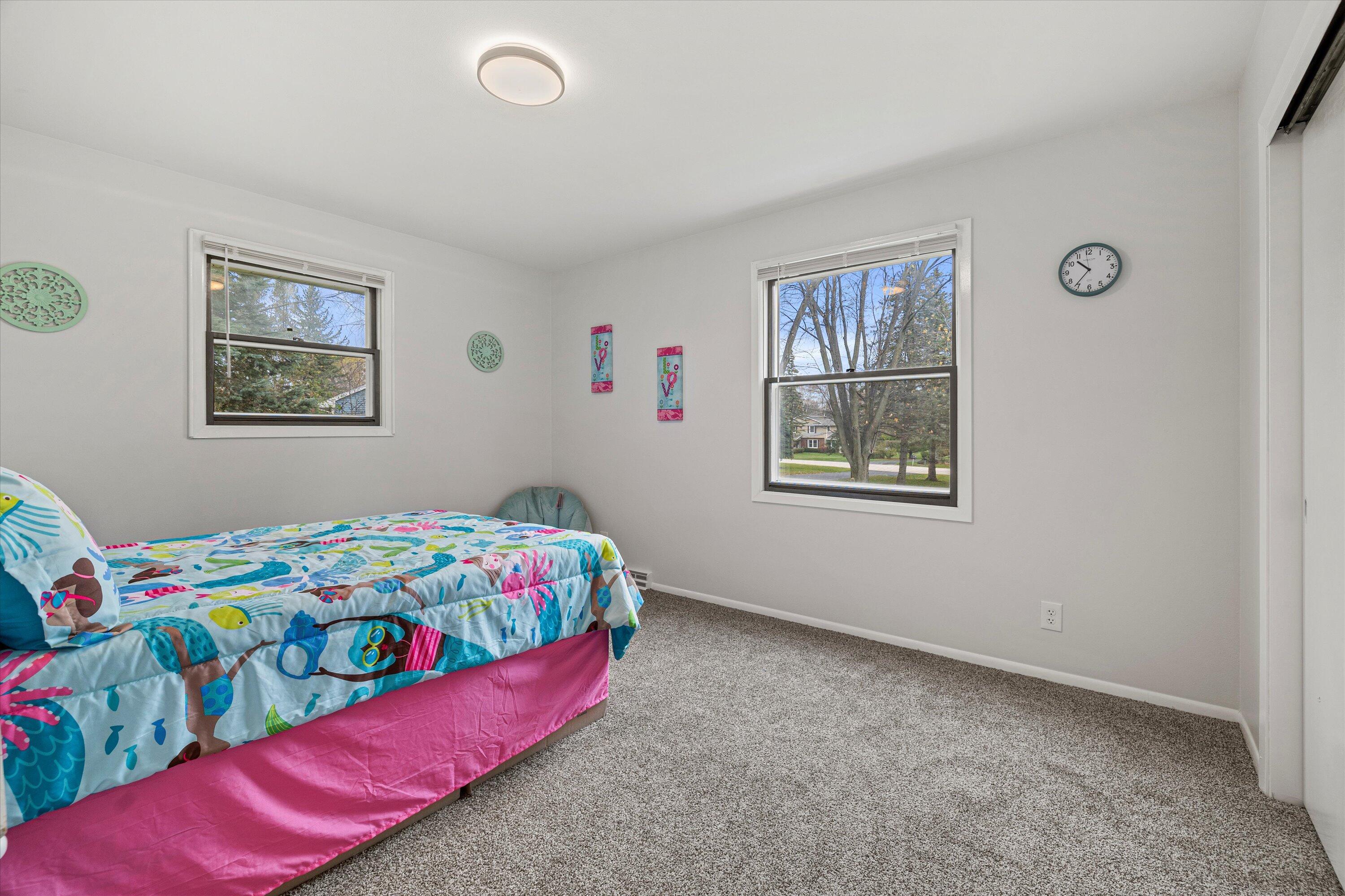 6687 Kingswood Dr