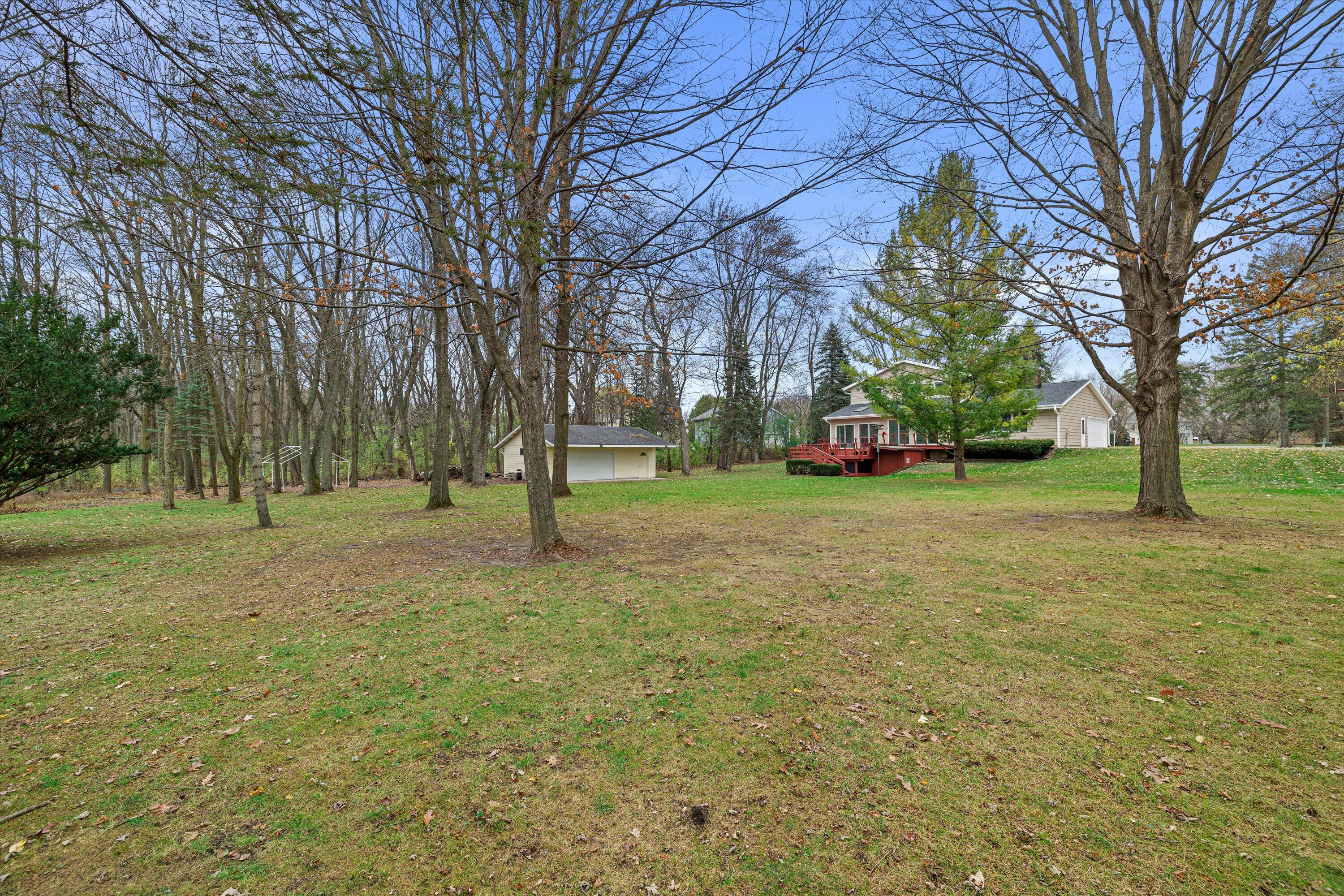 6687 Kingswood Dr