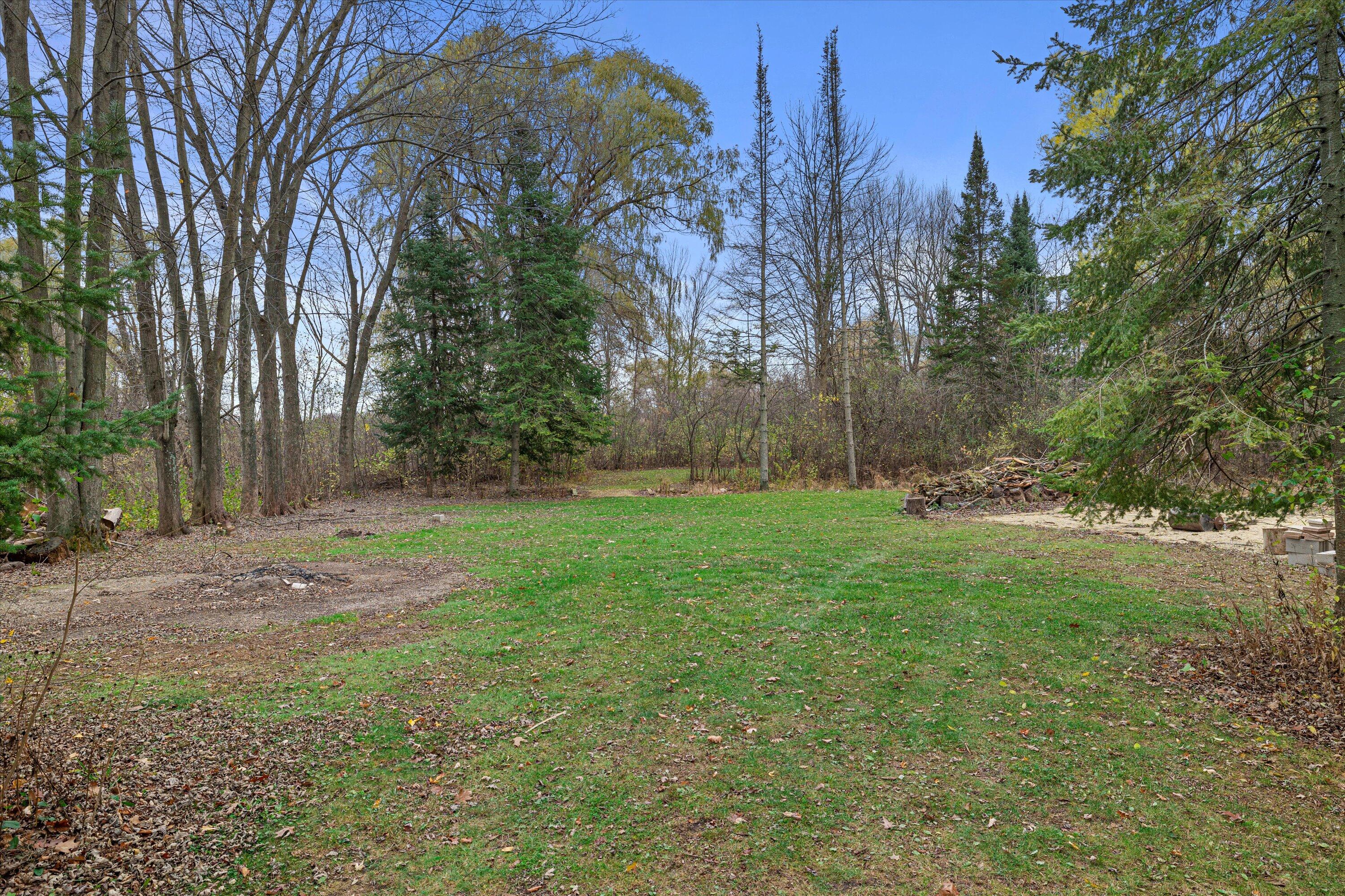 6687 Kingswood Dr