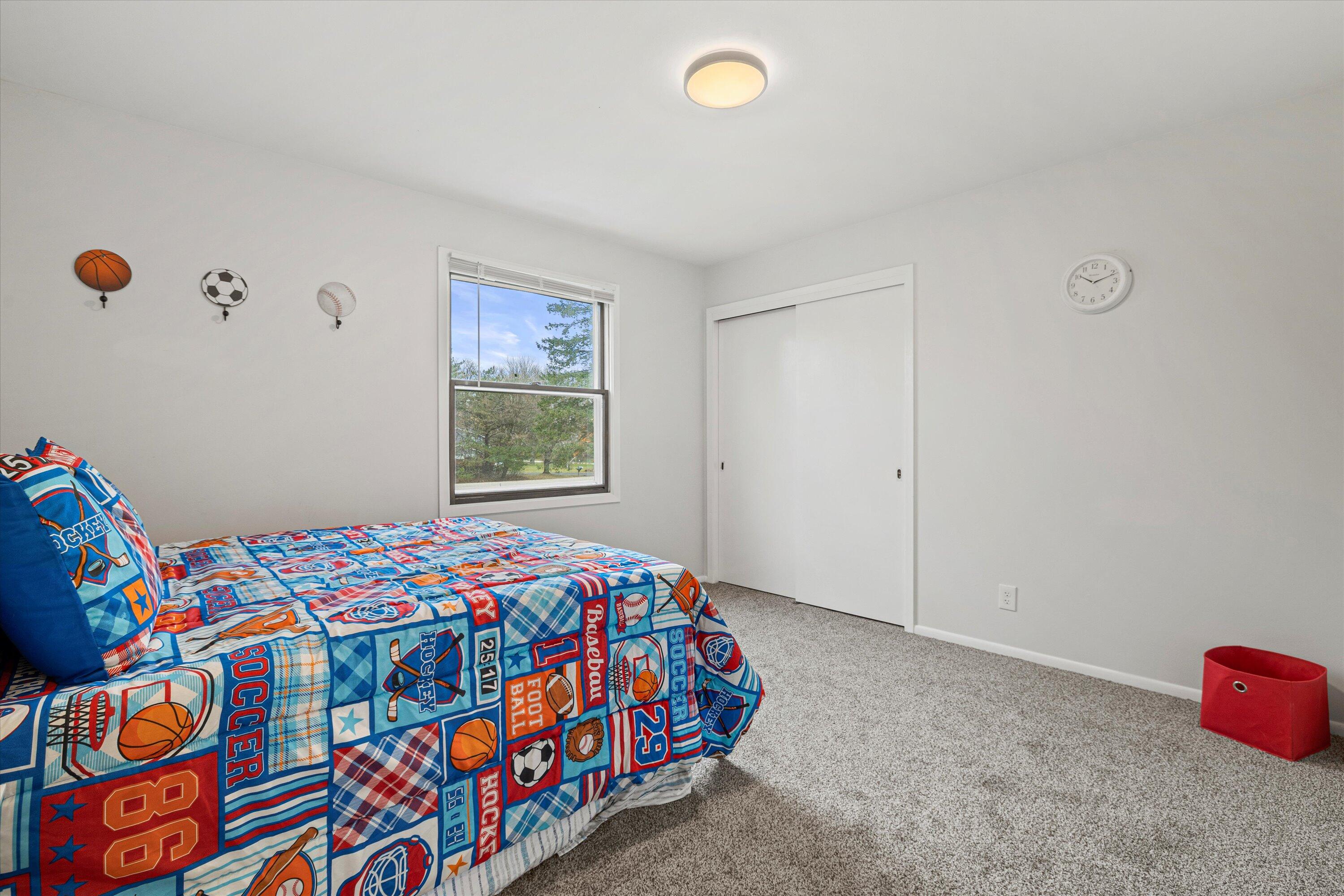 6687 Kingswood Dr