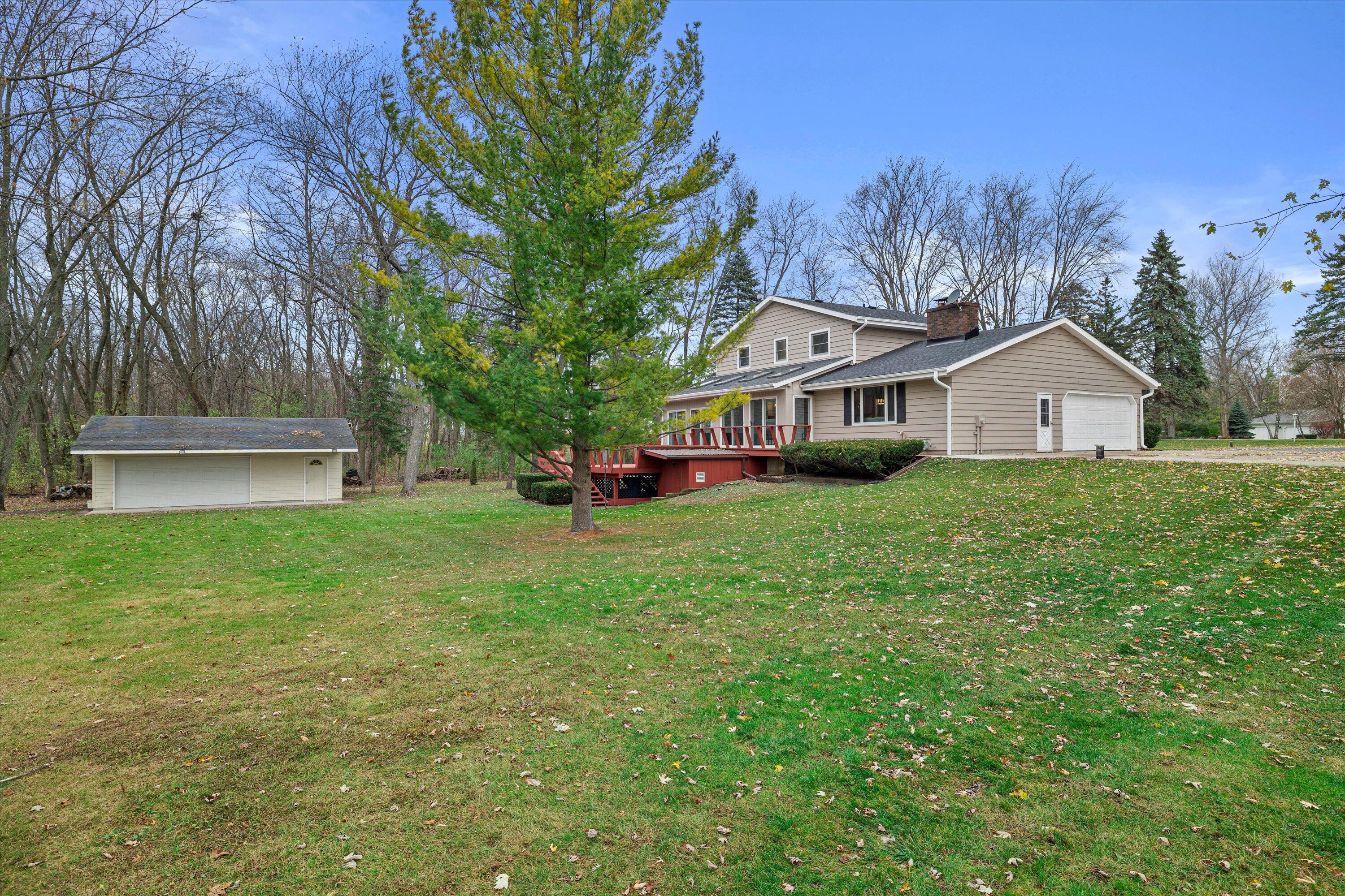 6687 Kingswood Dr