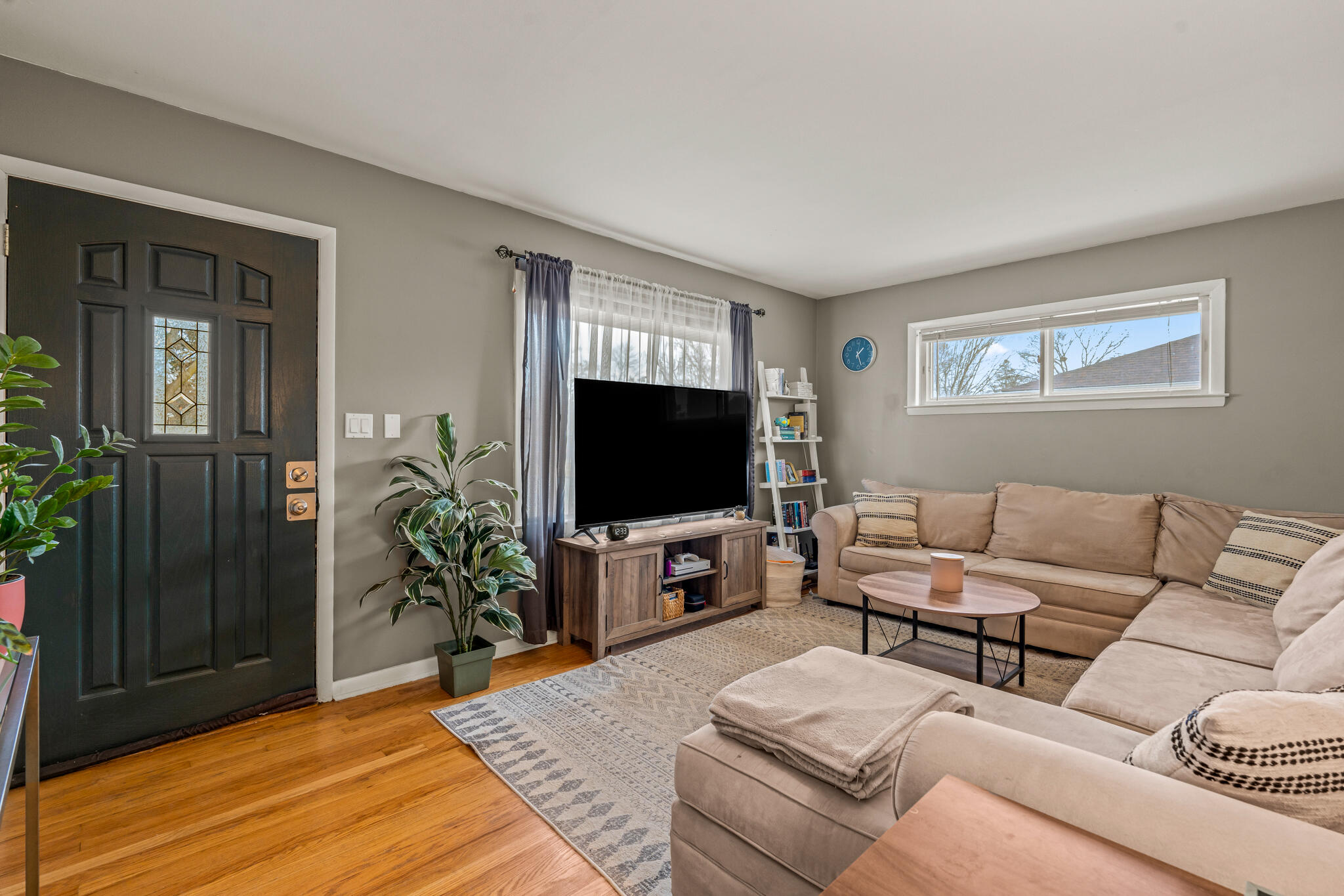 8549 W Douglas Ave