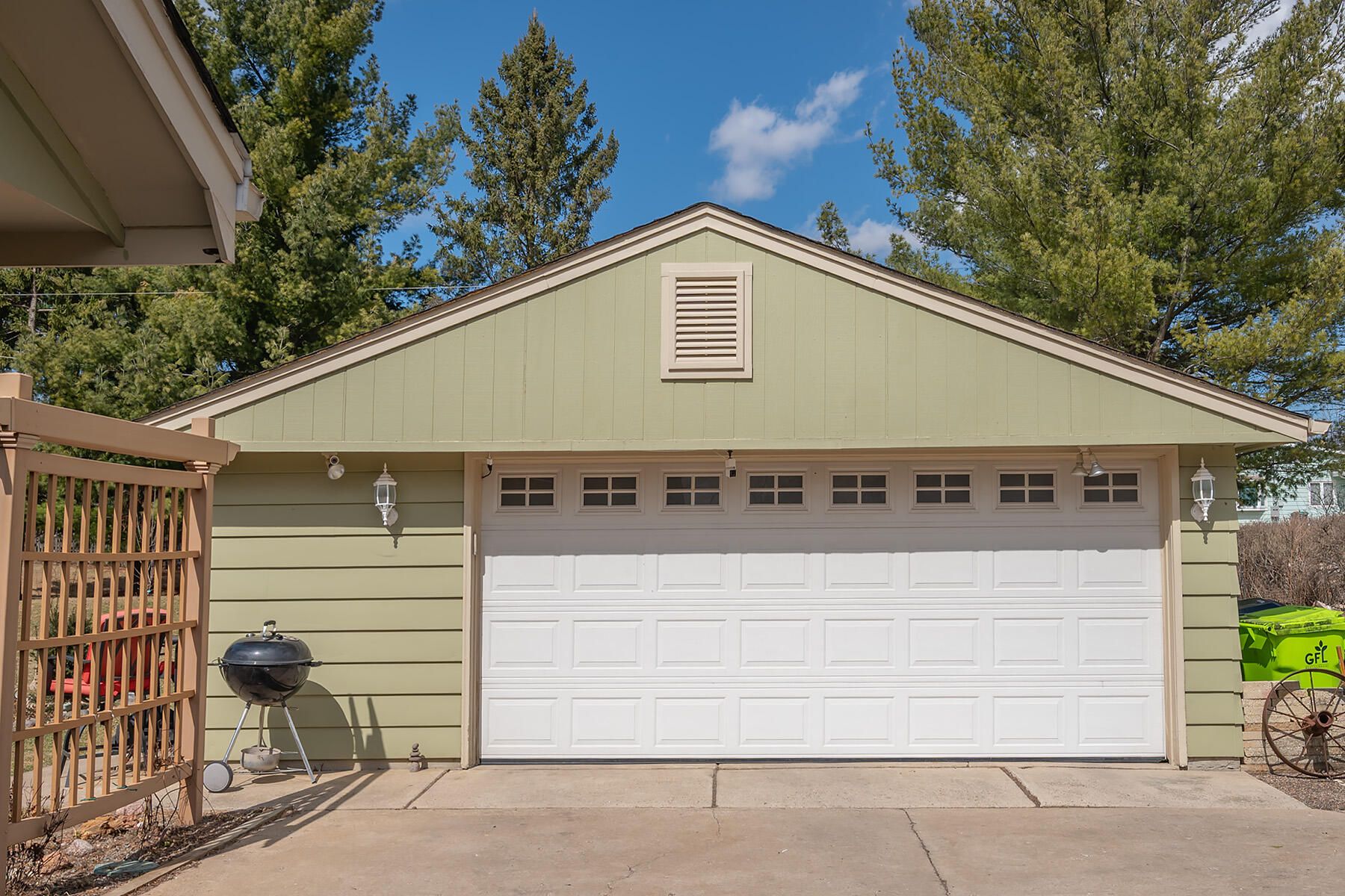 3368 Mount Ln